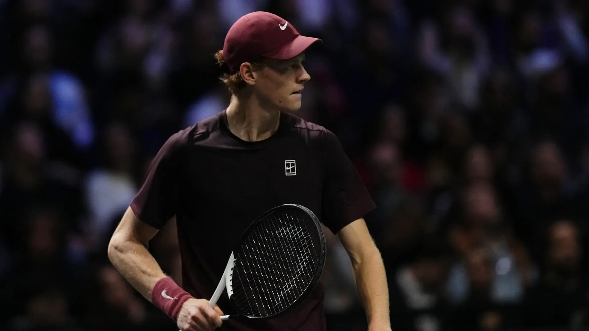 Italian Sinner advances to Paris quarterfinals 