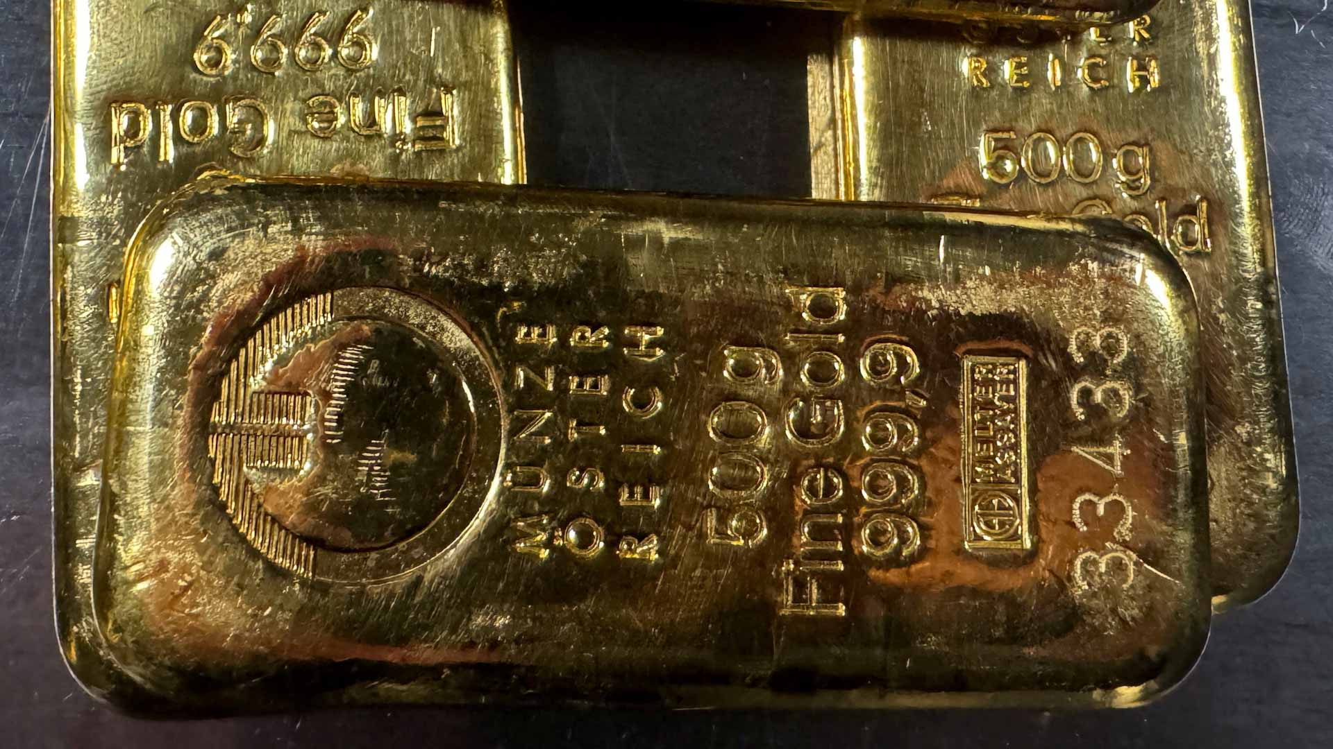 الذهب يستقر في المعاملات الفورية عند 4023.44 دولار للأوقية 