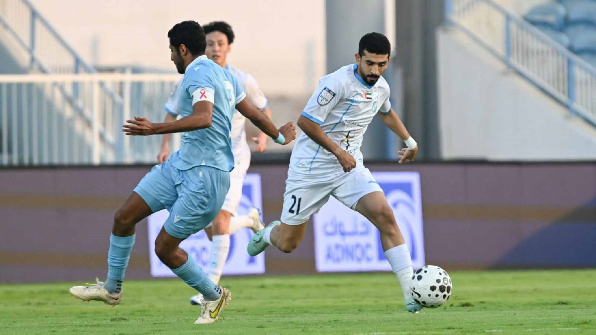 بني ياس ودبا يتعادلان "2-2" في دوري أدنوك للمحترفين 