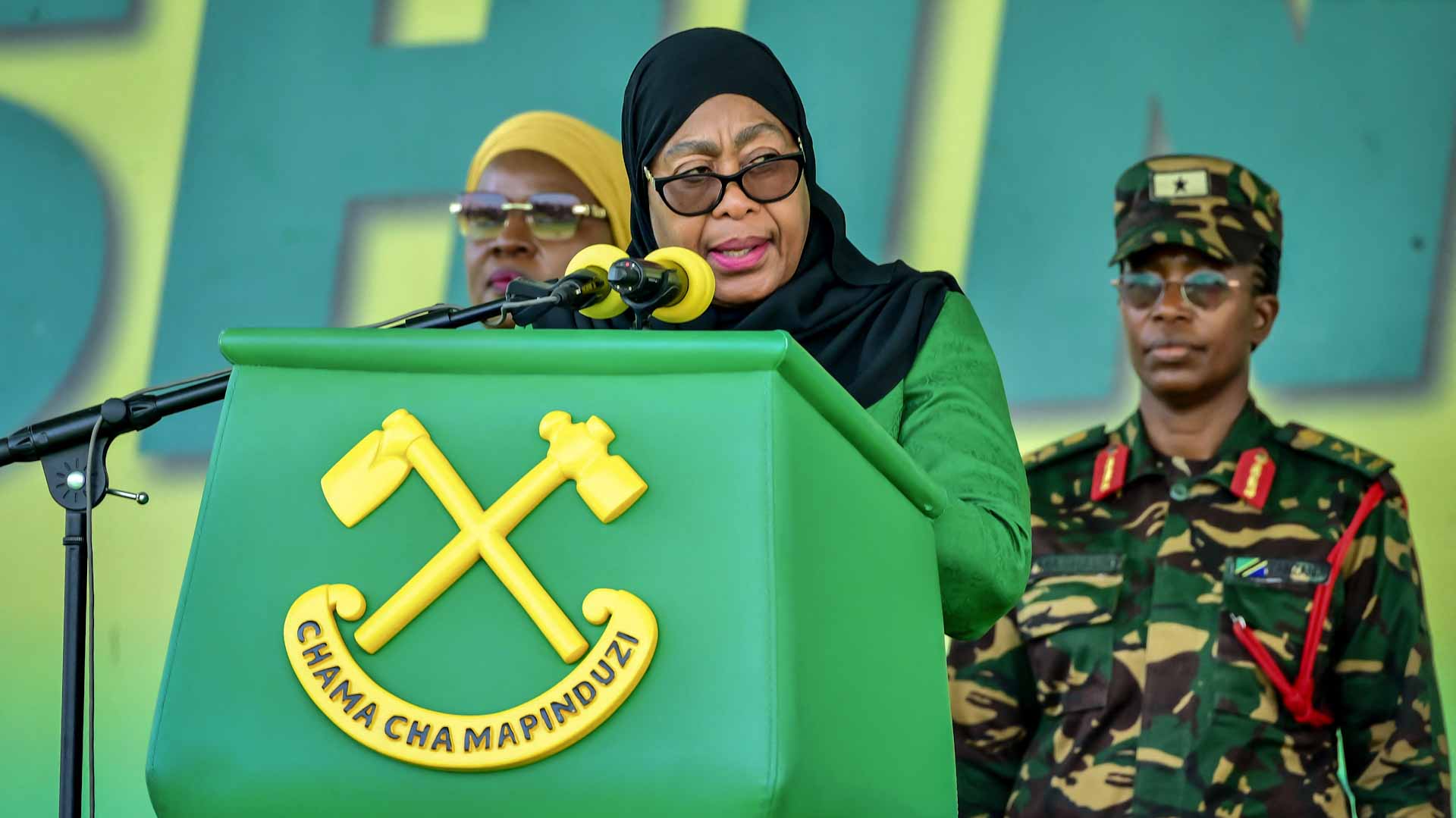 وسط احتجاجات دامية.. ساميا صولحو تحقق فوزاً ساحقاً في تنزانيا 