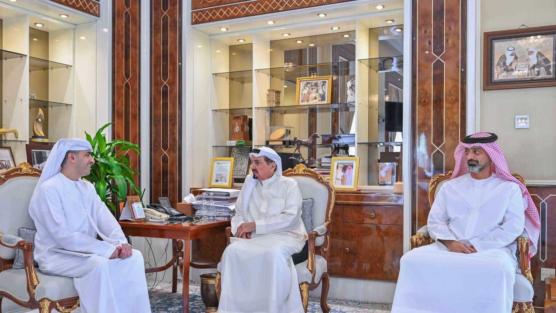 حاكم عجمان يستقبل سفير الدولة لدى اليابان 