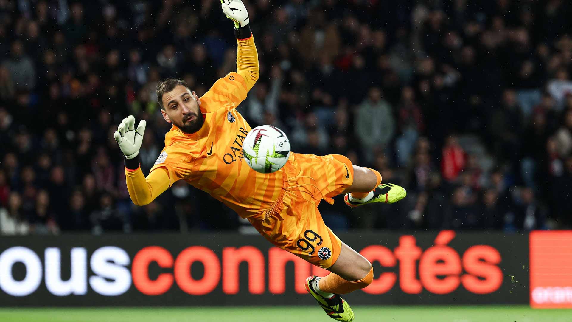 Manchester City signs Donnarumma from PSG in $40 million deal