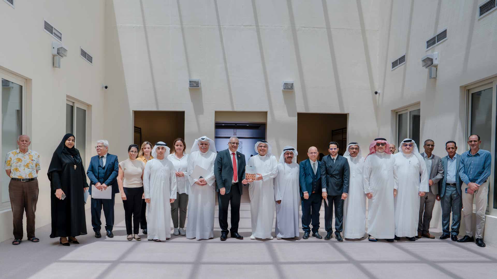 معهد تراث الشارقة يحتضن اجتماع موسوعة العمارة العربية 