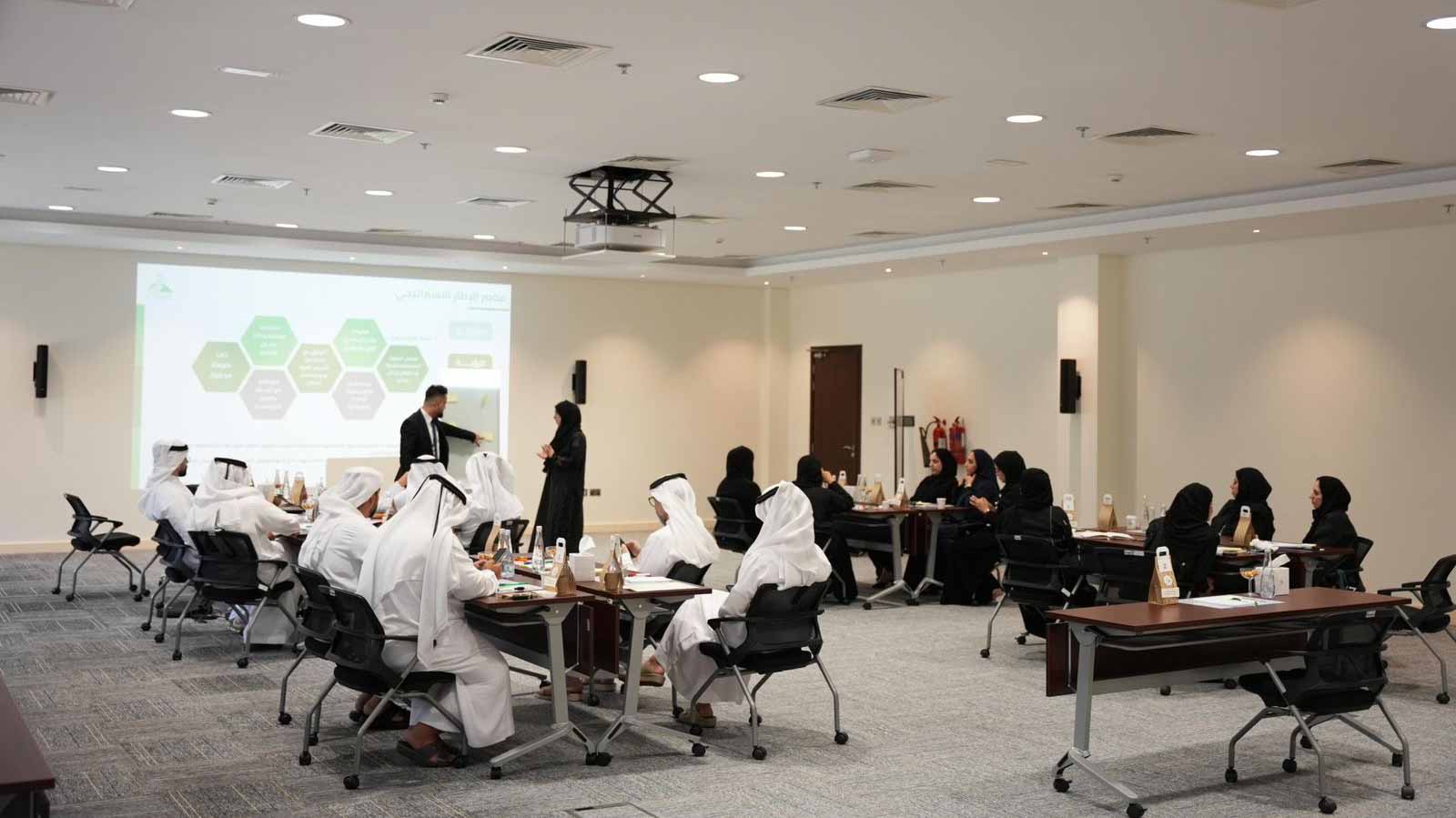 بلدية خورفكان تعقد اجتماعها التنسيقي الأول لعام 2025 لتطوير العمل 