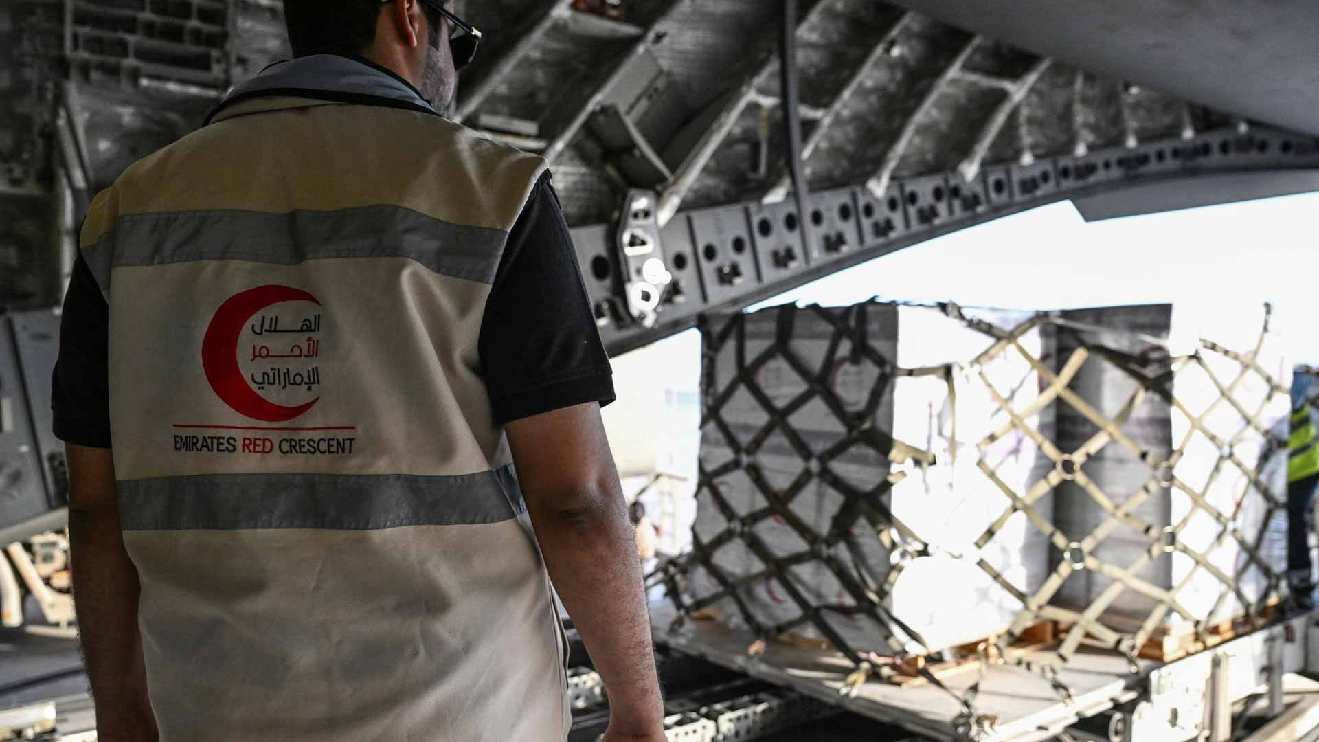 بتوجيهات رئيس الدولة..الإمارات ترسل 40طناً من المساعدات لأفغانستان 