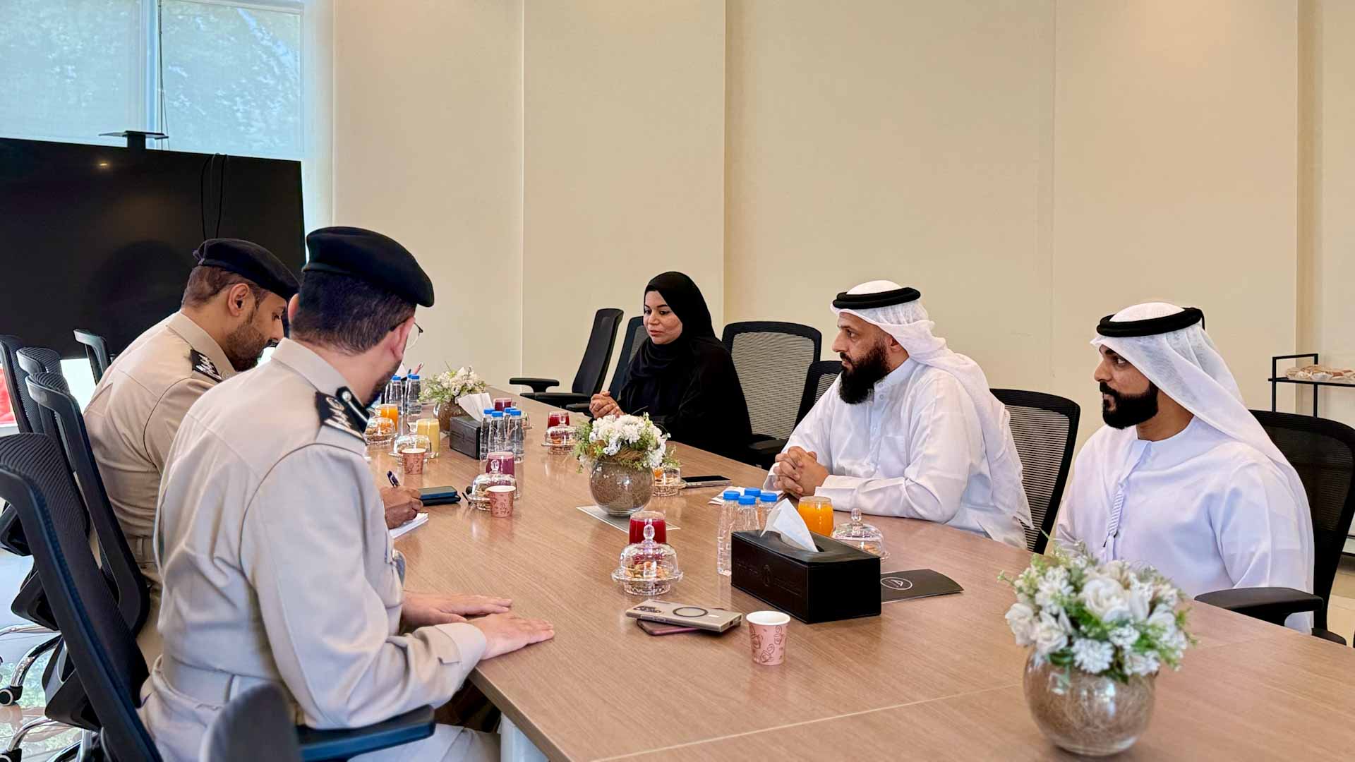 اجتماعية وشرطة الشارقة.. شراكة فاعلة وحلول ناجعة لضمان مجتمع آمن 