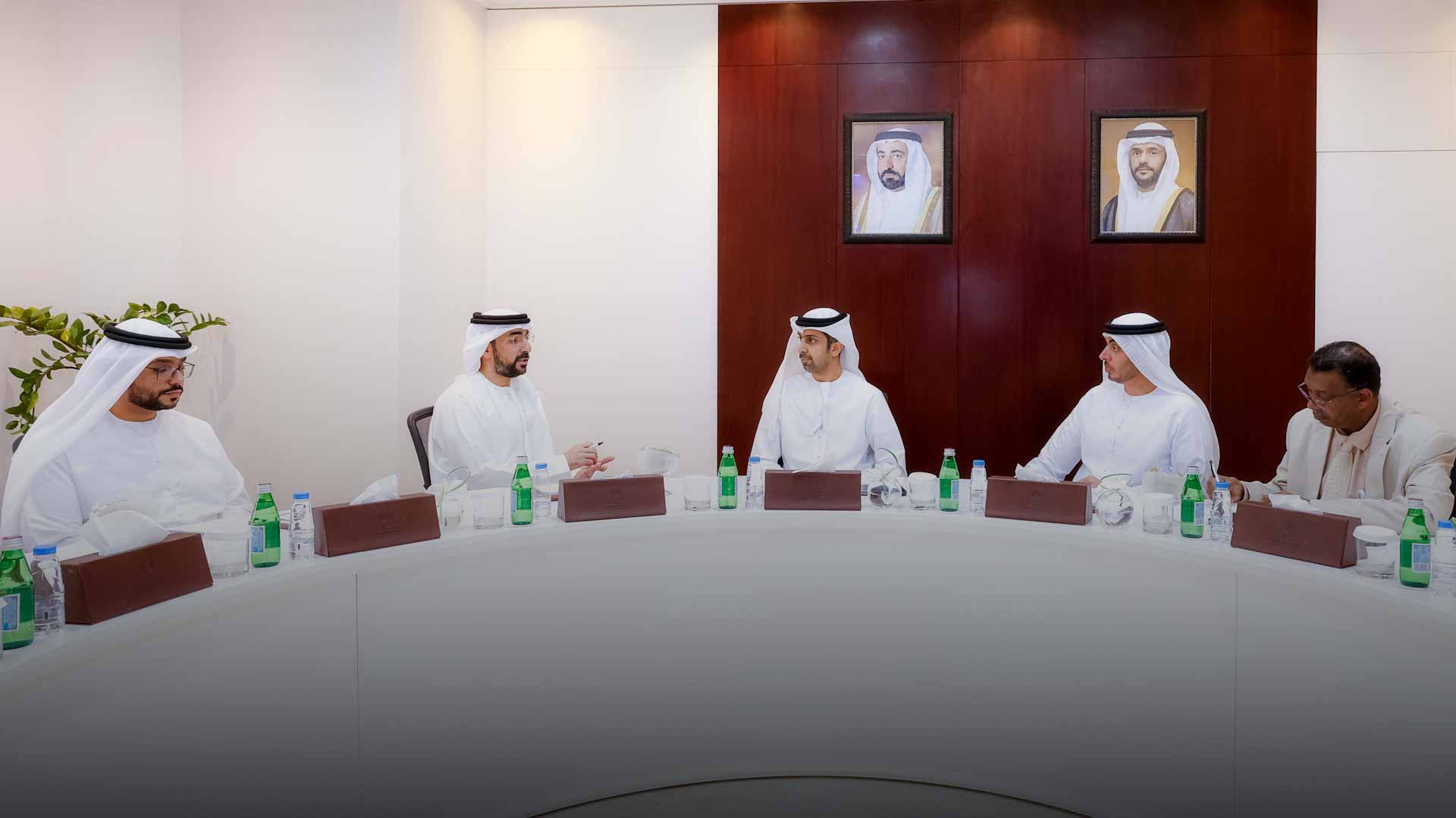 "اقتصادية الشارقة" تبحث مع "الناشرين الإماراتيين" دعم قطاع النشر 