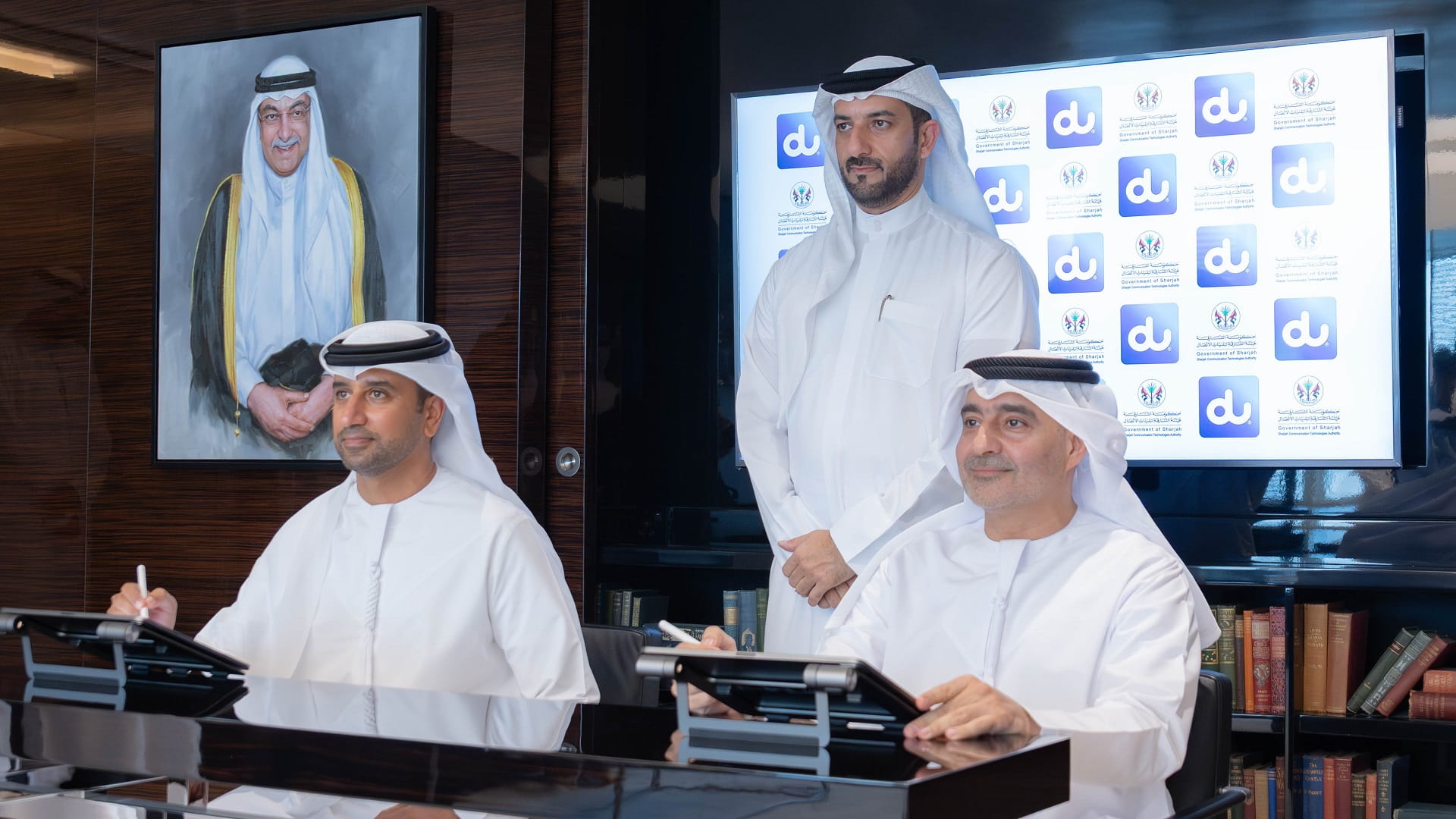 Sultan bin Ahmed witnesses agreement between SCTA and du 