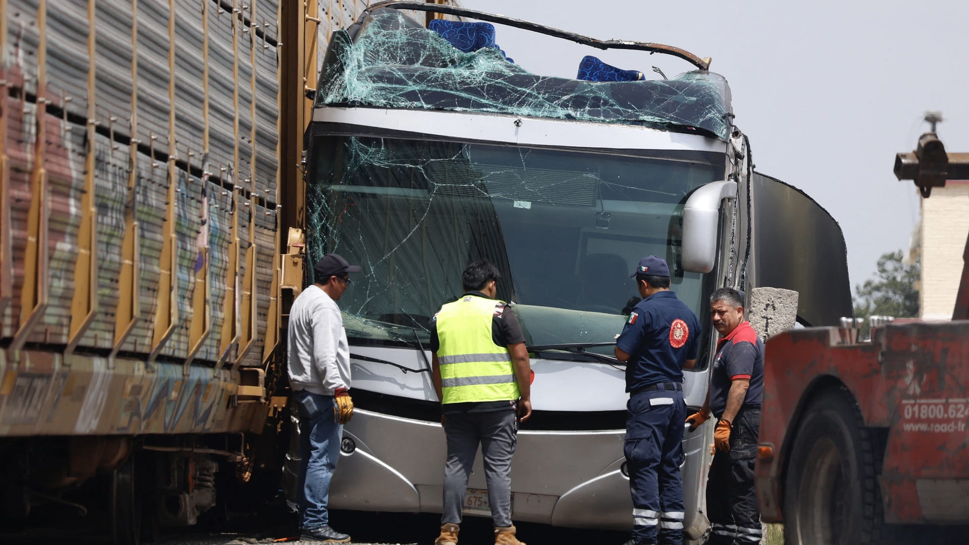 10 killed, 61 injured after Mexican train hits double-decker bus