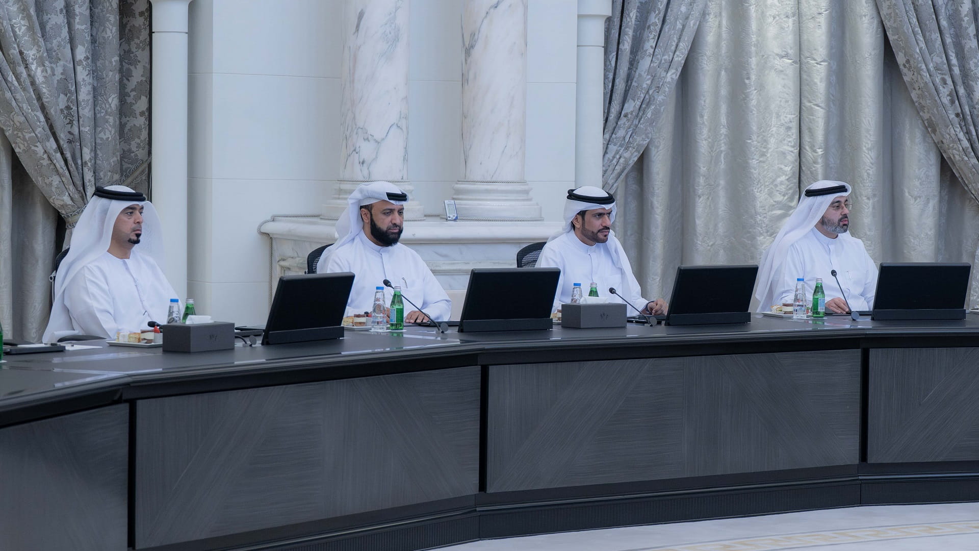 "التنفيذي" يطلع على تقرير استراتيجية هيئة الشارقة للتعليم الخاص