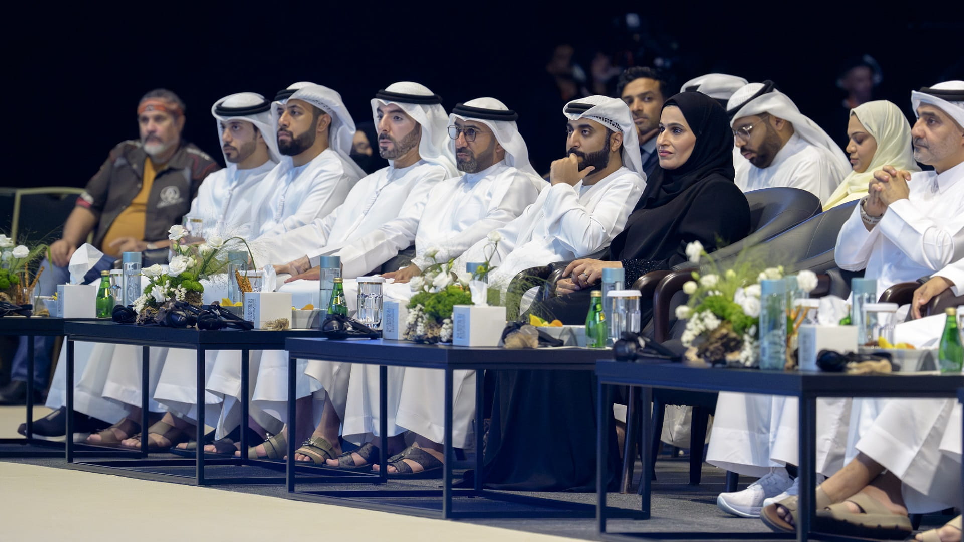 سلطان بن أحمد يشهد جلسة "كيفية التحول إلى مدن ذكية ومستدامة" 