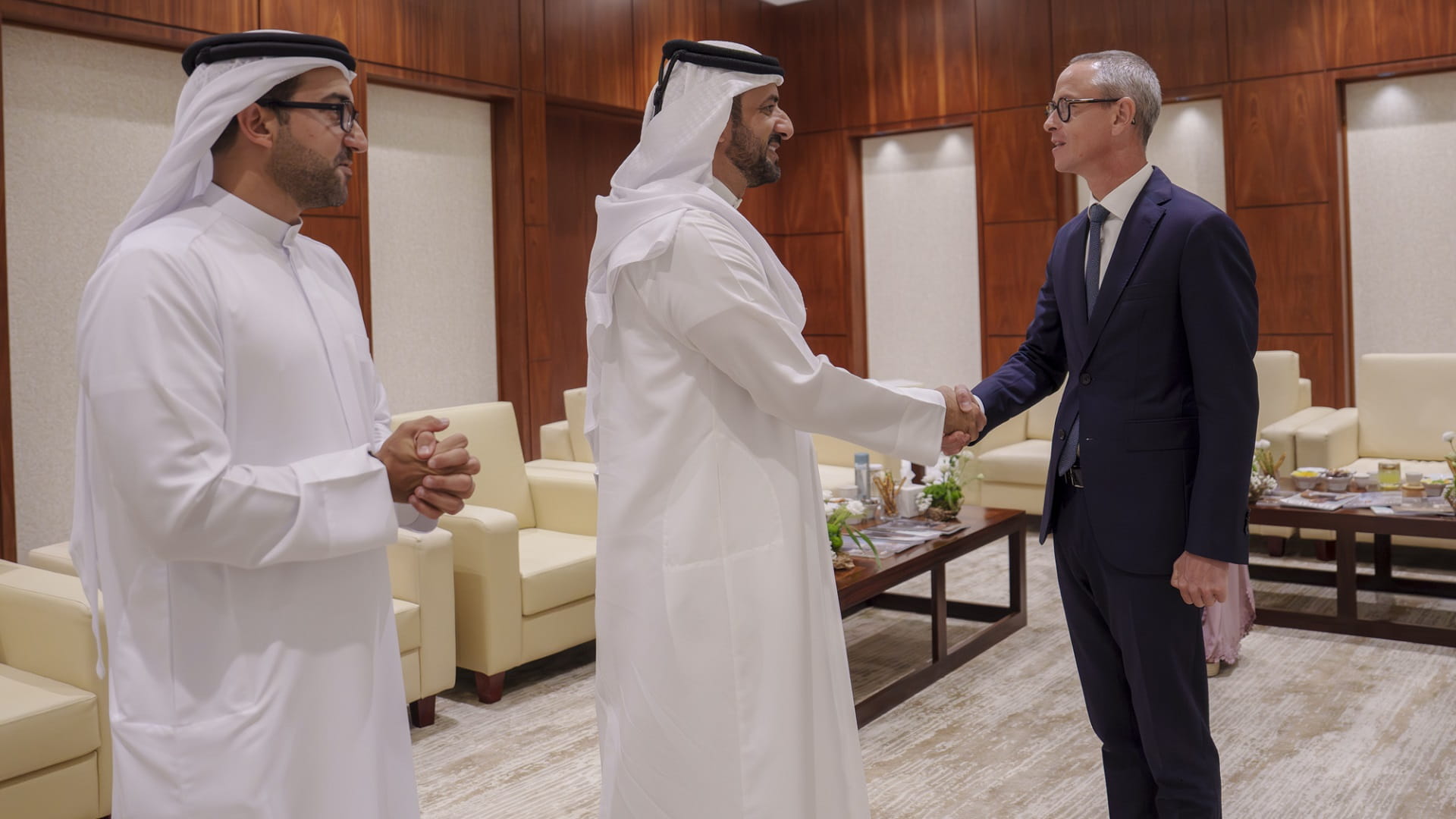 سلطان بن أحمد: الحضور الدبلوماسي يثري منتدى الاتصال الحكومي