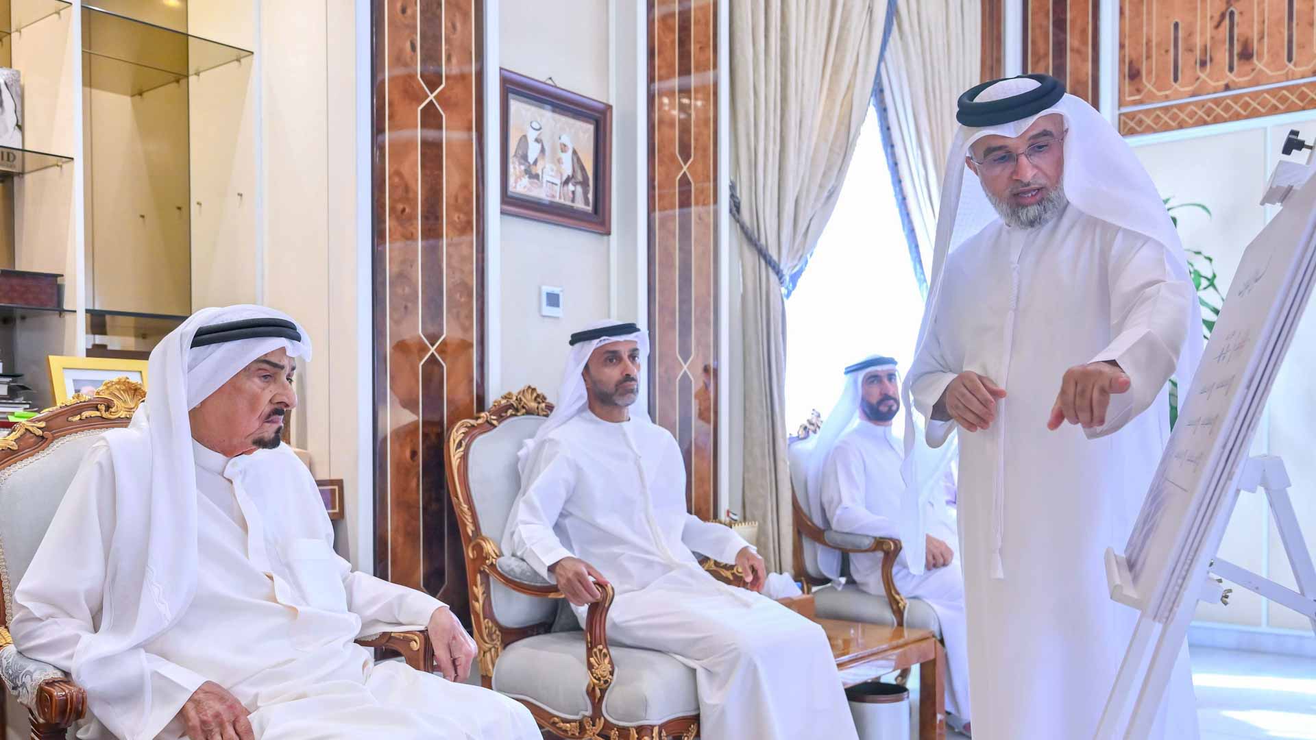 حاكم عجمان يطّلع على نتائج النشاط الصيفي لمركز خدمة القرآن الكريم 