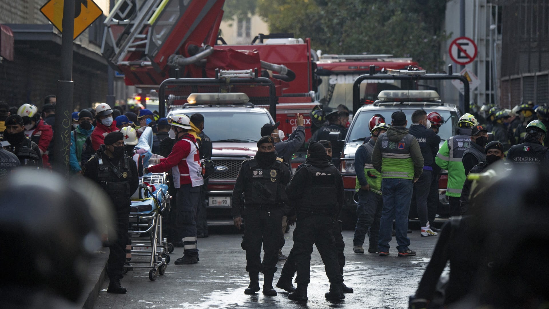 3 قتلى و67 جريحاً في انفجار شاحنة صهريج غاز بالمكسيك 