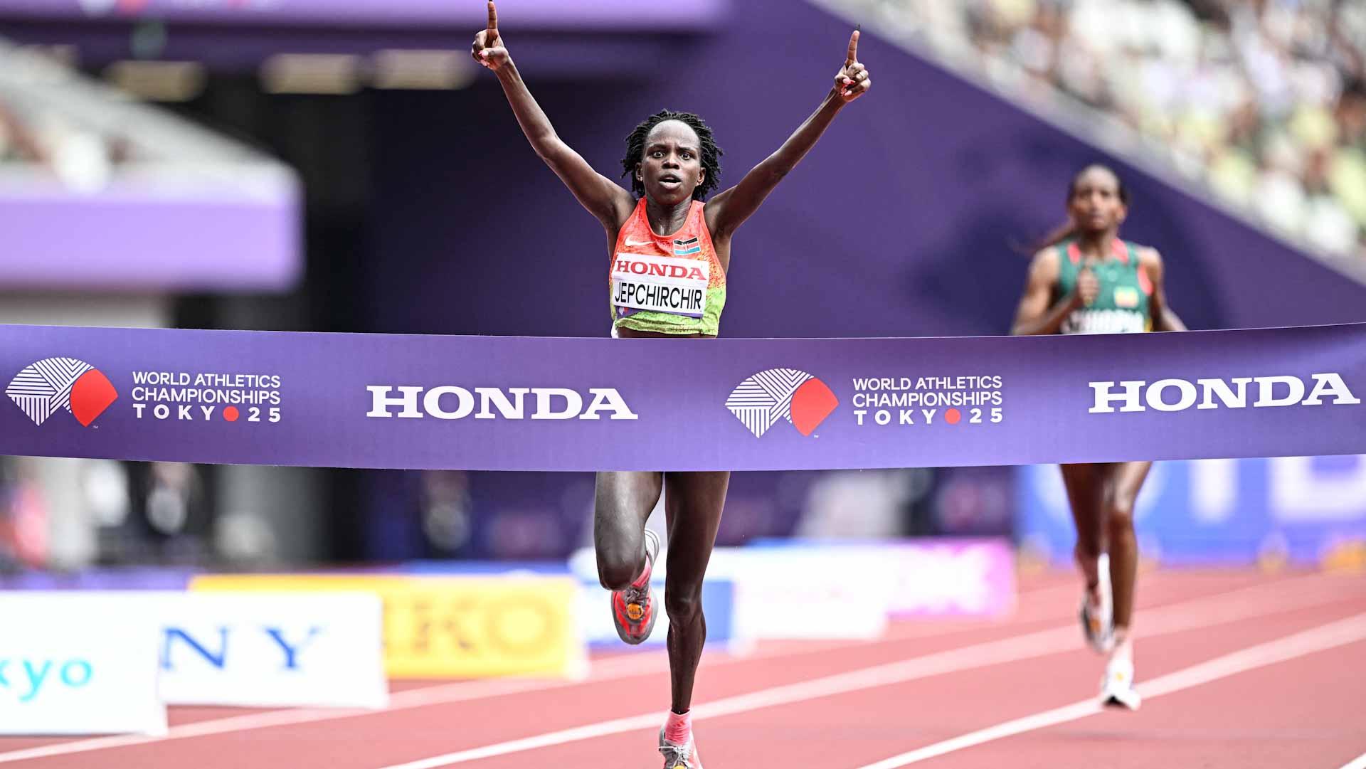 جيبشيرشير تتوج بذهبية الماراثون في بطولة العالم لألعاب القوى  