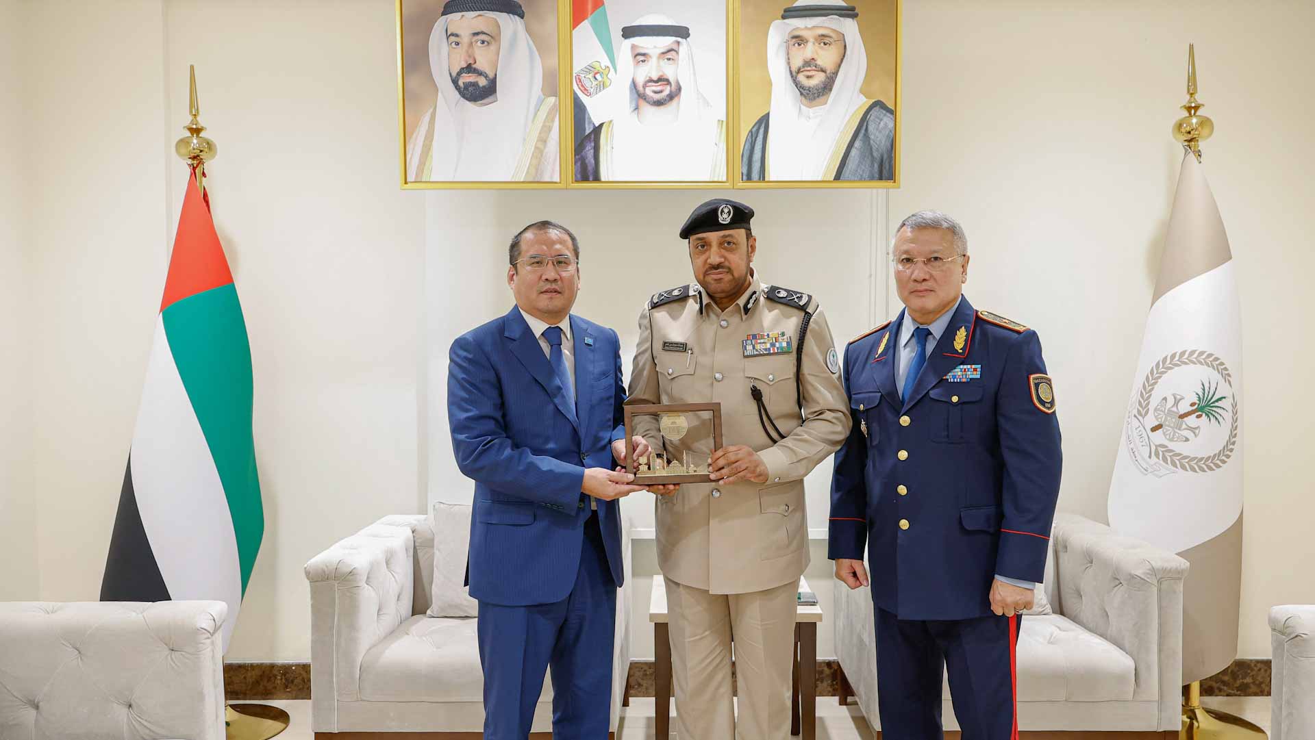 شرطة الشارقة تعزز جسور التعاون الأمني مع قنصلية كازاخستان 