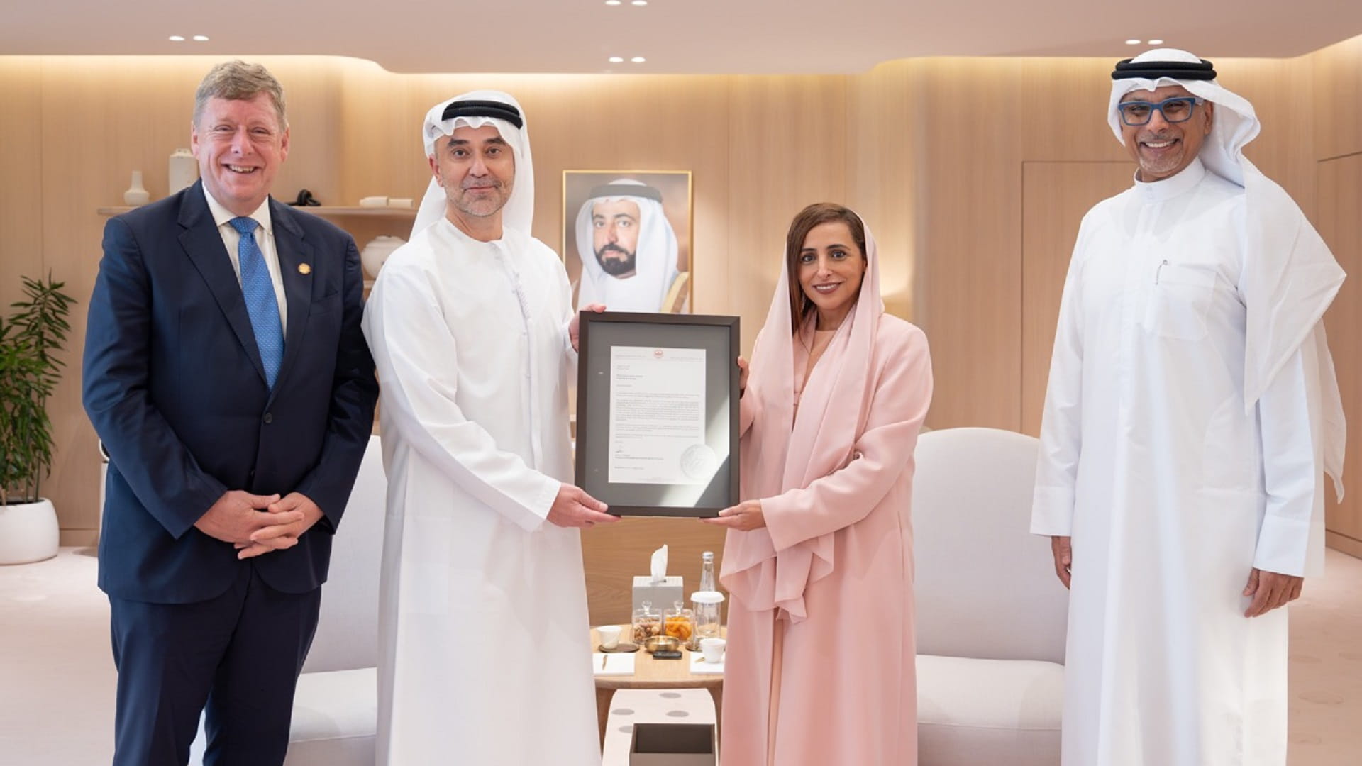 بدور القاسمي تشهد إعلان أميركية الشارقة منح عمر غباش لقب زميل أول 