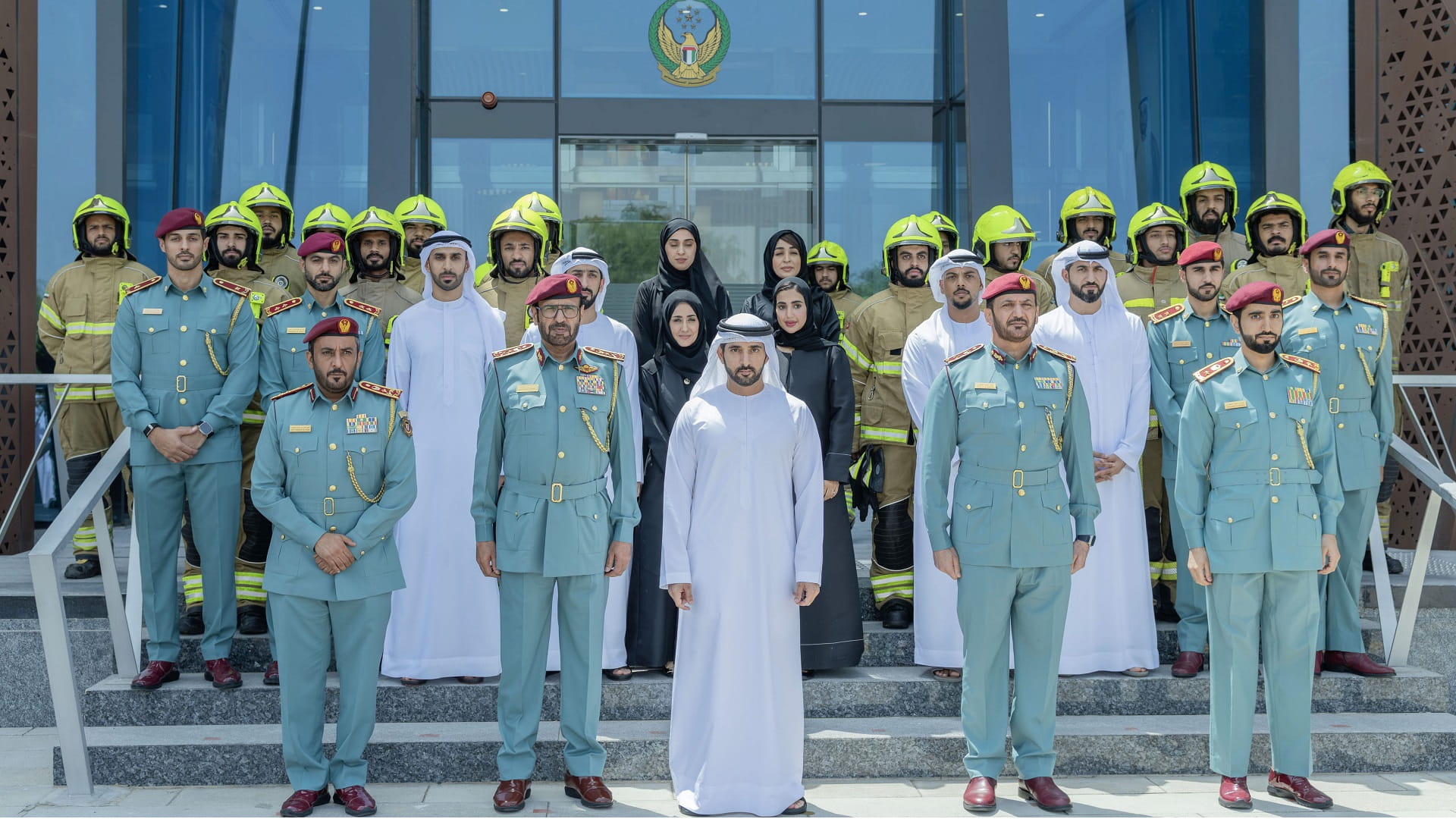 صورة بعنوان: حمدان بن محمد يزور الدفاع المدني في دبي 