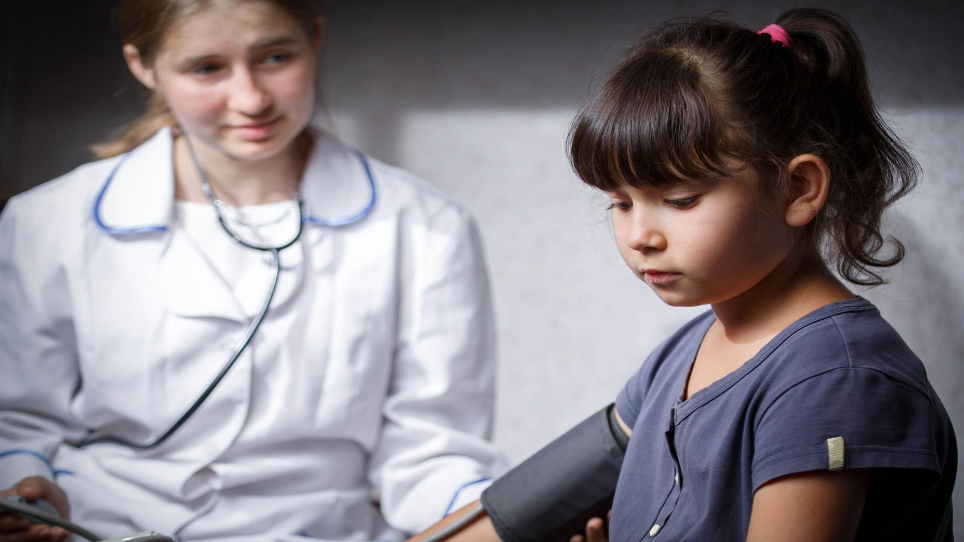 ارتفاع ضغط الدم لدى الأطفال يزيد خطر الإصابة بأمراض القلب  