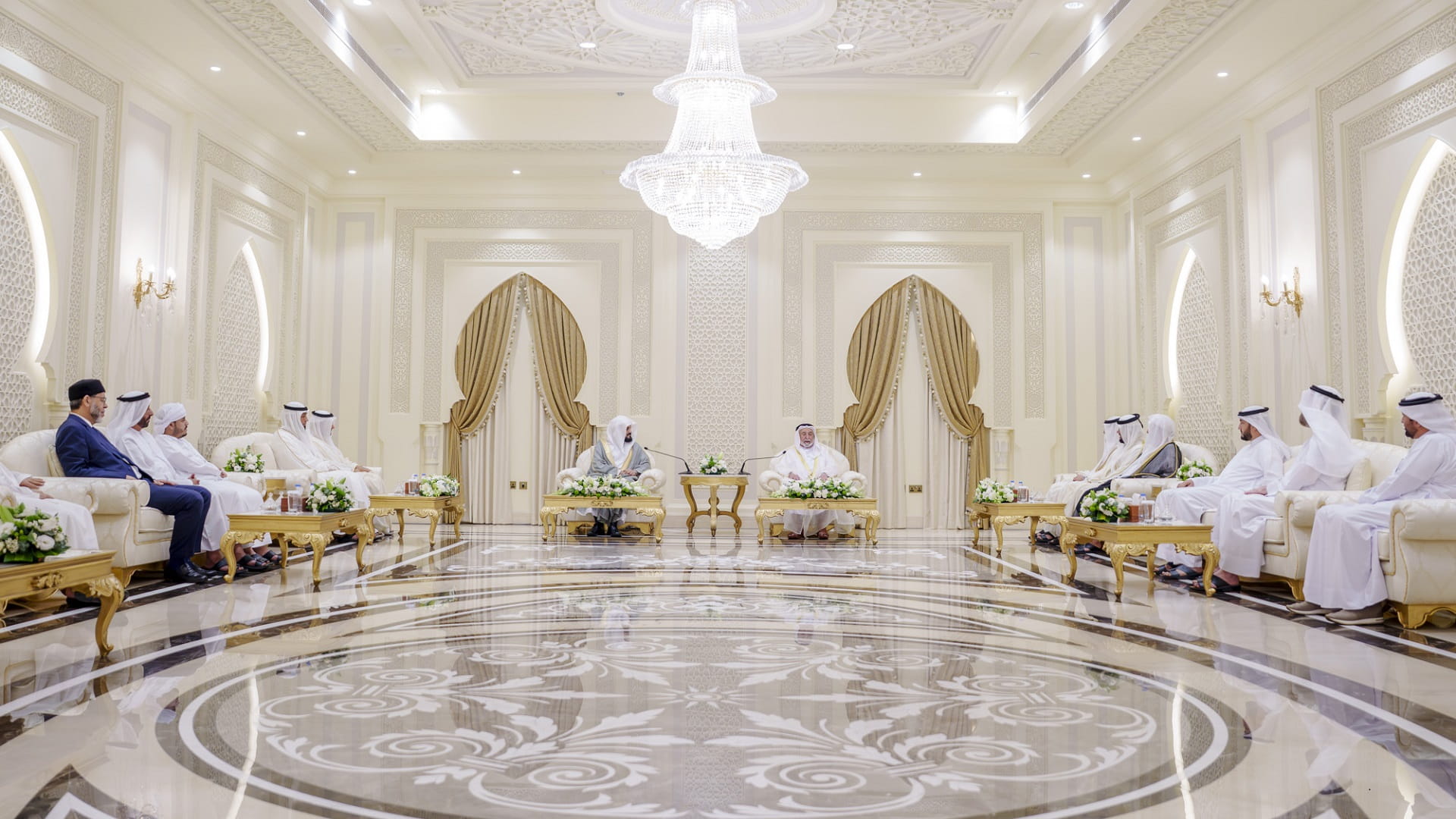 حاكم الشارقة يطلق المصحف المرتل للقارئ رعد الكردي