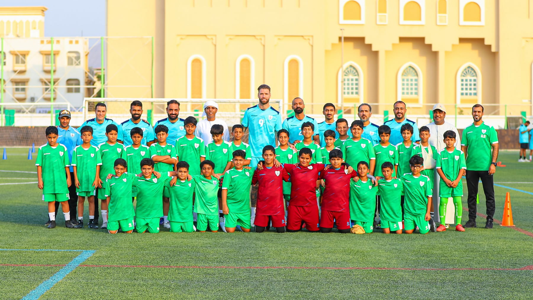 مجلس إدارة ولاعبو دبا الحصن يتفقدون تدريبات الأشبال ويحفزونهم 