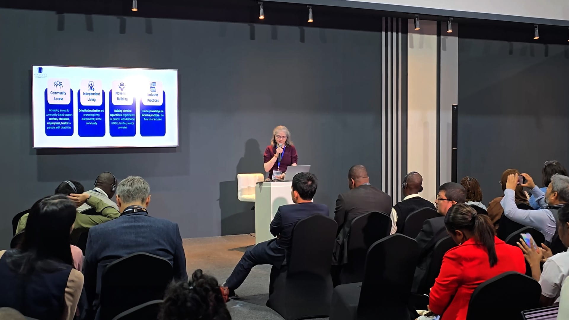 "نحن الاحتواء" يحفز على تدريب ذوي الإعاقة للتعبير عن أفكارهم بثقة