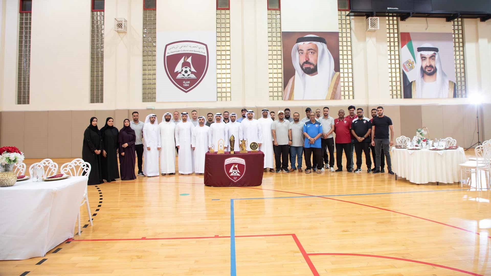 مجلس إدارة نادي الحمرية يعقد اجتماعه السنوي مع منتسبيه