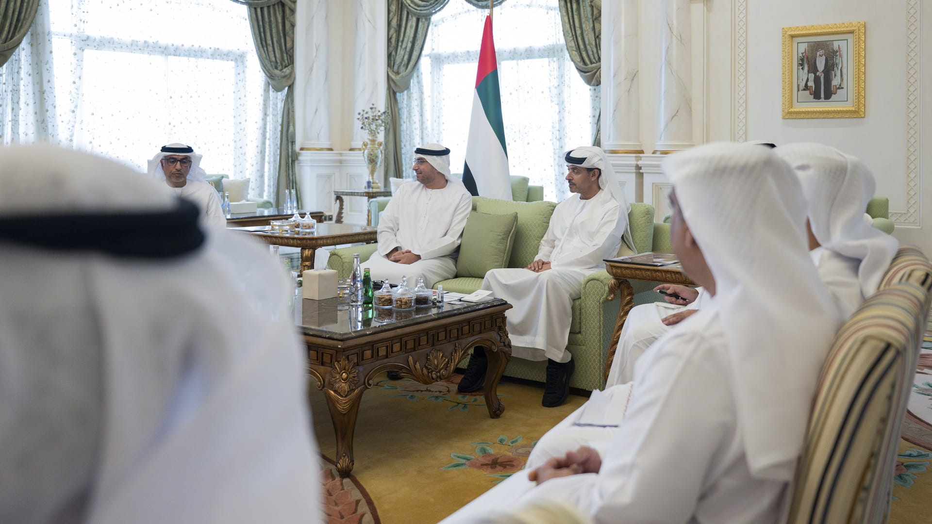 هزاع بن زايد يطلع على مستجدات مشروع شبكة السكك الحديدية في العين 