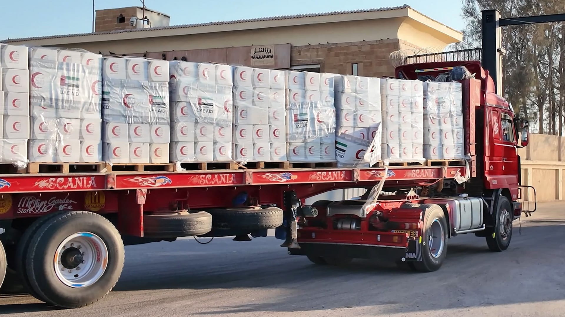 128 UAE aid trucks enter Gaza via Egyptian Rafah Crossing 