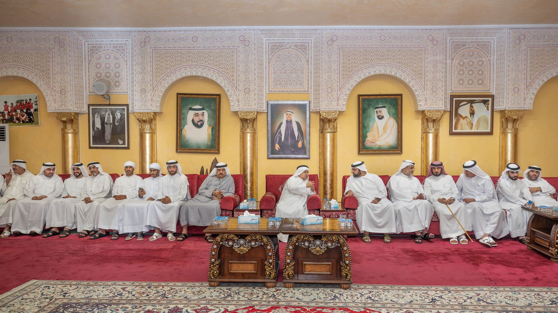 ولي عهد الفجيرة يعزي بوفاة سلطان بن خالد بن محمد القاسمي 