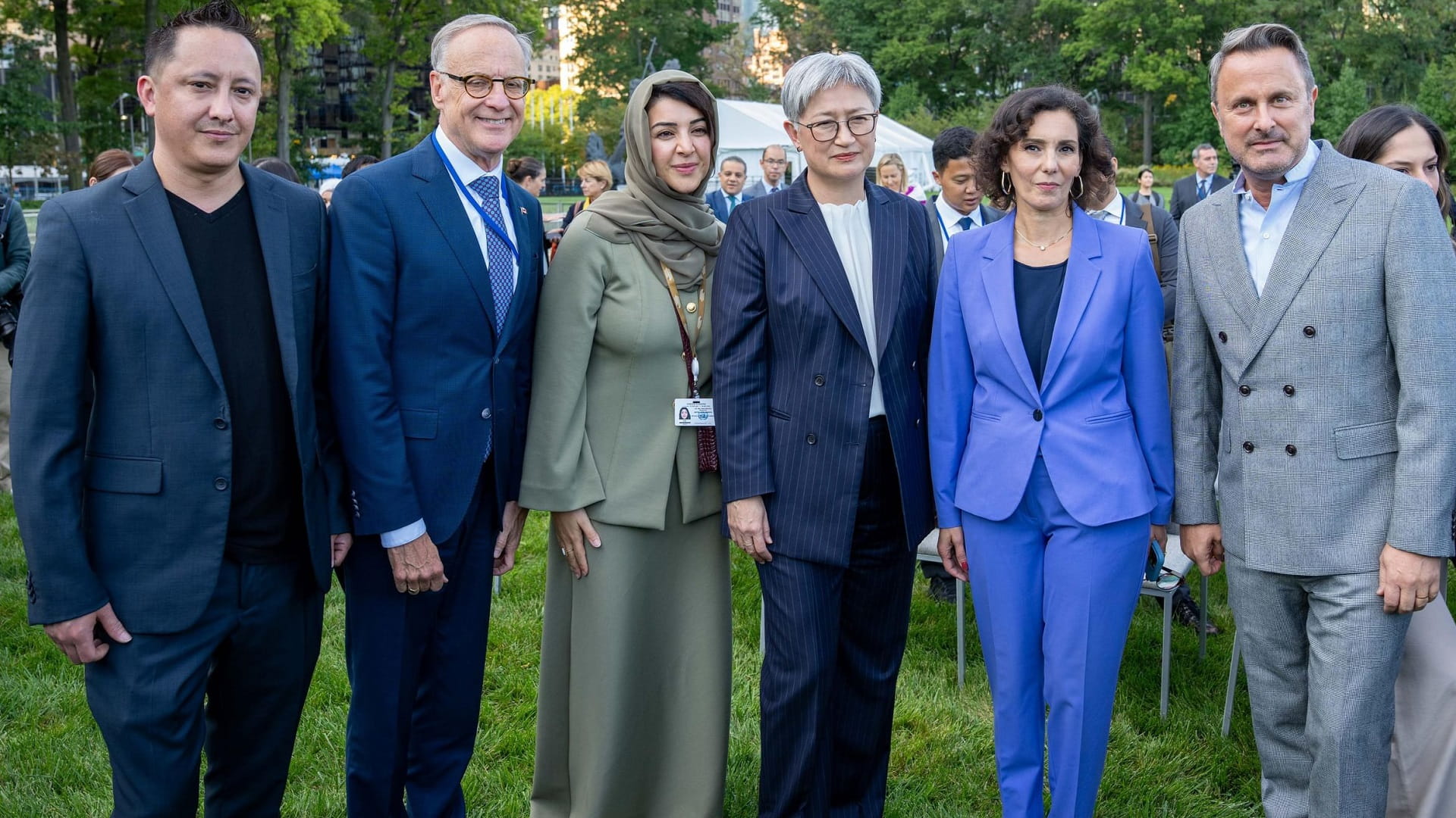 الإمارات توقع على إعلان حماية العاملين الإنسانيين  