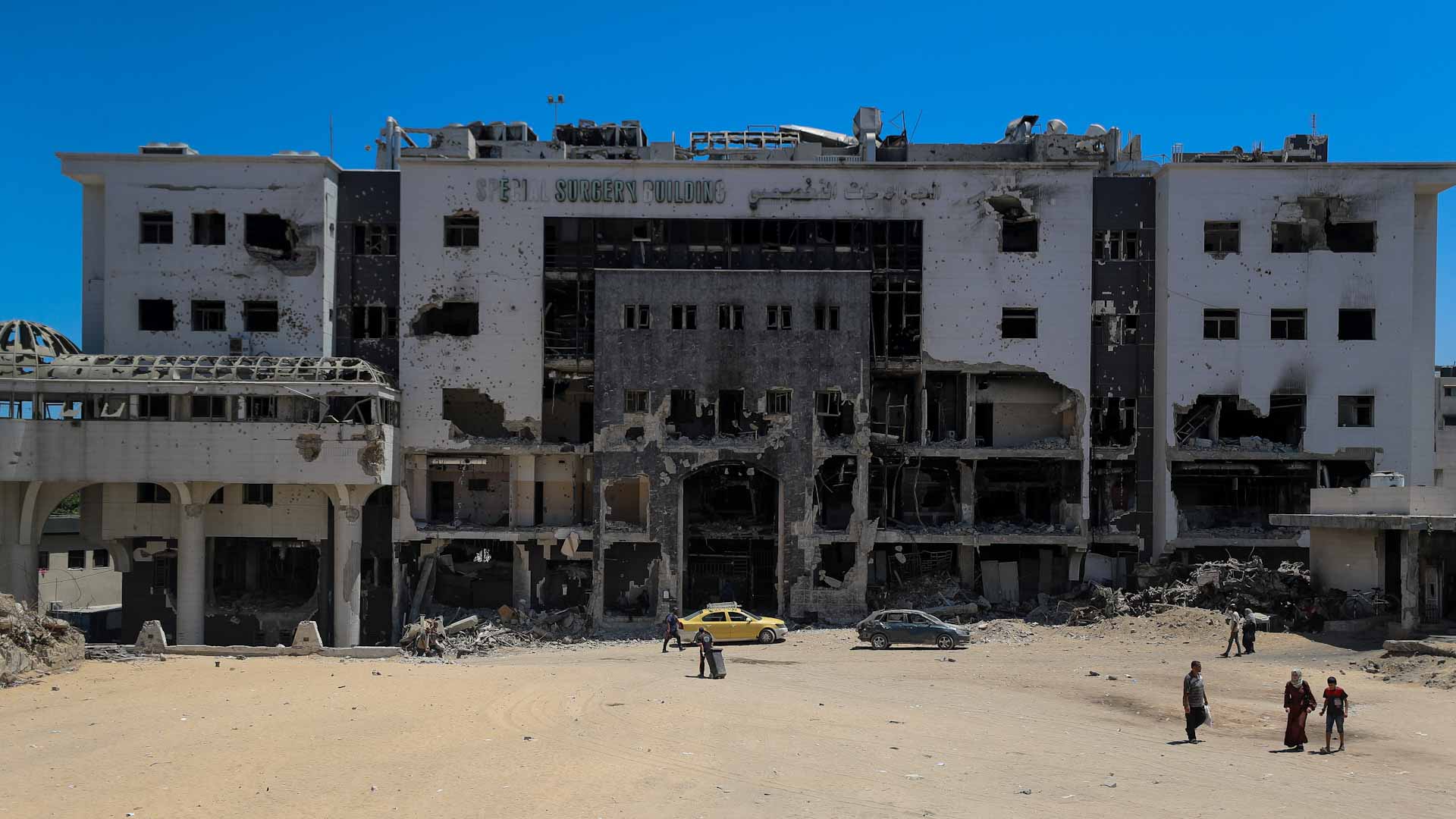 وسط اشتداد غارات إسرائيل .. مستشفيان بمدينة غزة يخرجان عن الخدمة 