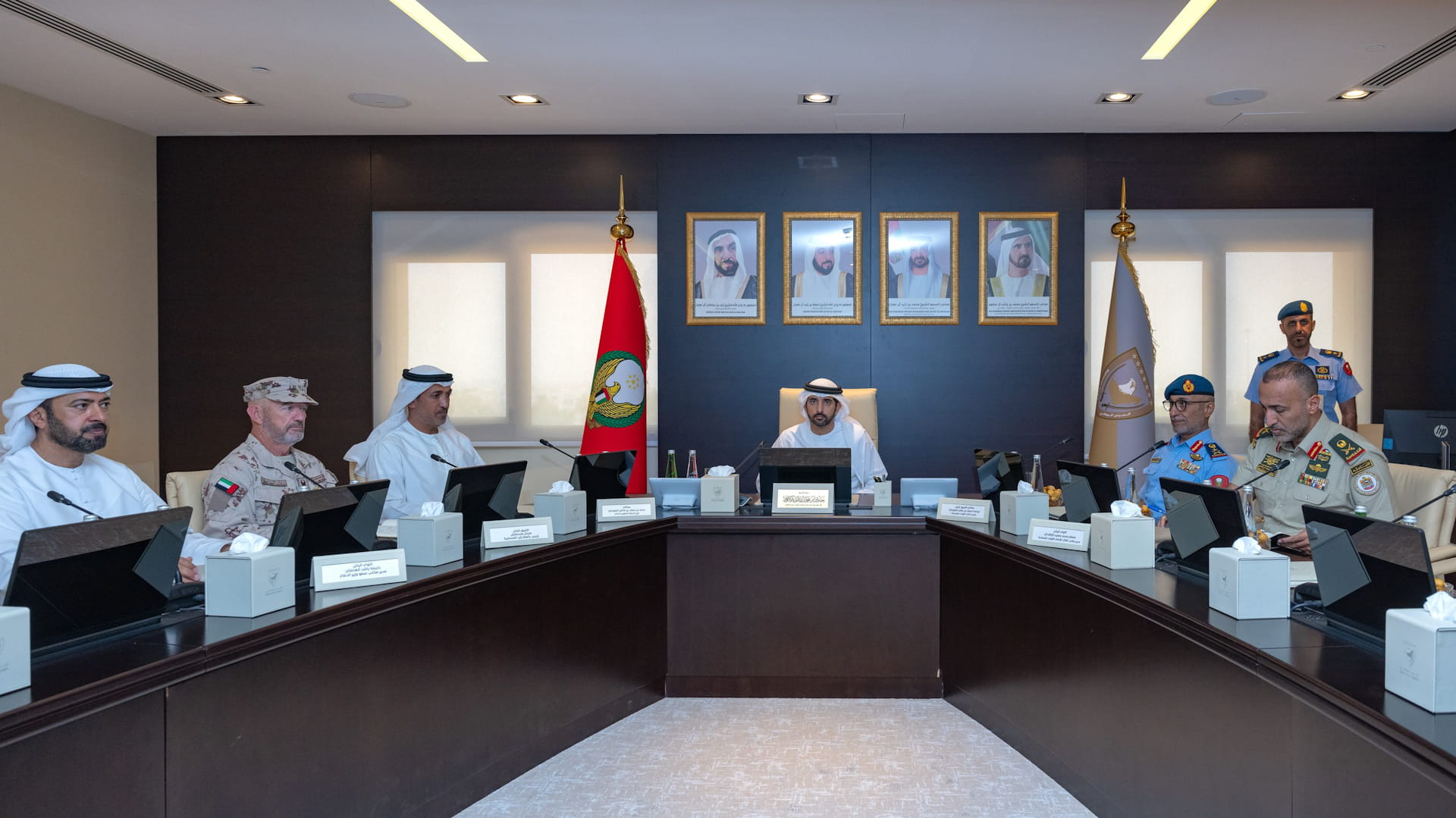 حمدان بن محمد: تطوير قدراتنا الدفاعية المتكاملة أولوية وطنية 