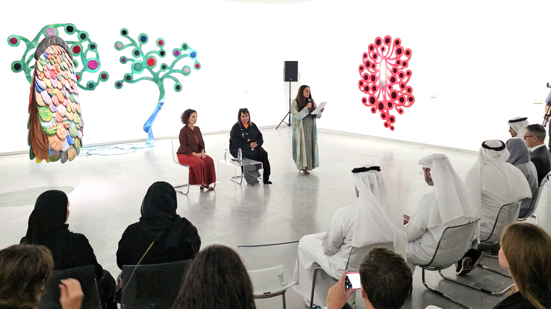 مؤسسة الشارقة للفنون تستعرض أعمال الفنانة العالمية ليدا كاتوندا