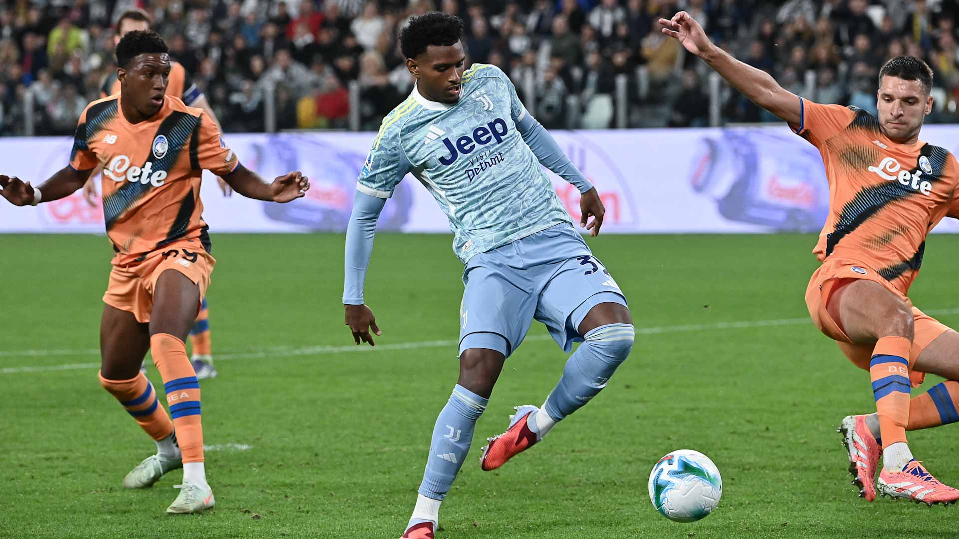 يوفنتوس يخطف نقطة التعادل من أمام أتالانتا في الدوري الإيطالي  