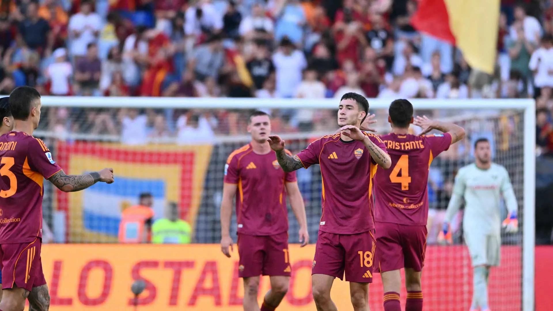 Roma close in on Napoli at top of serie A 