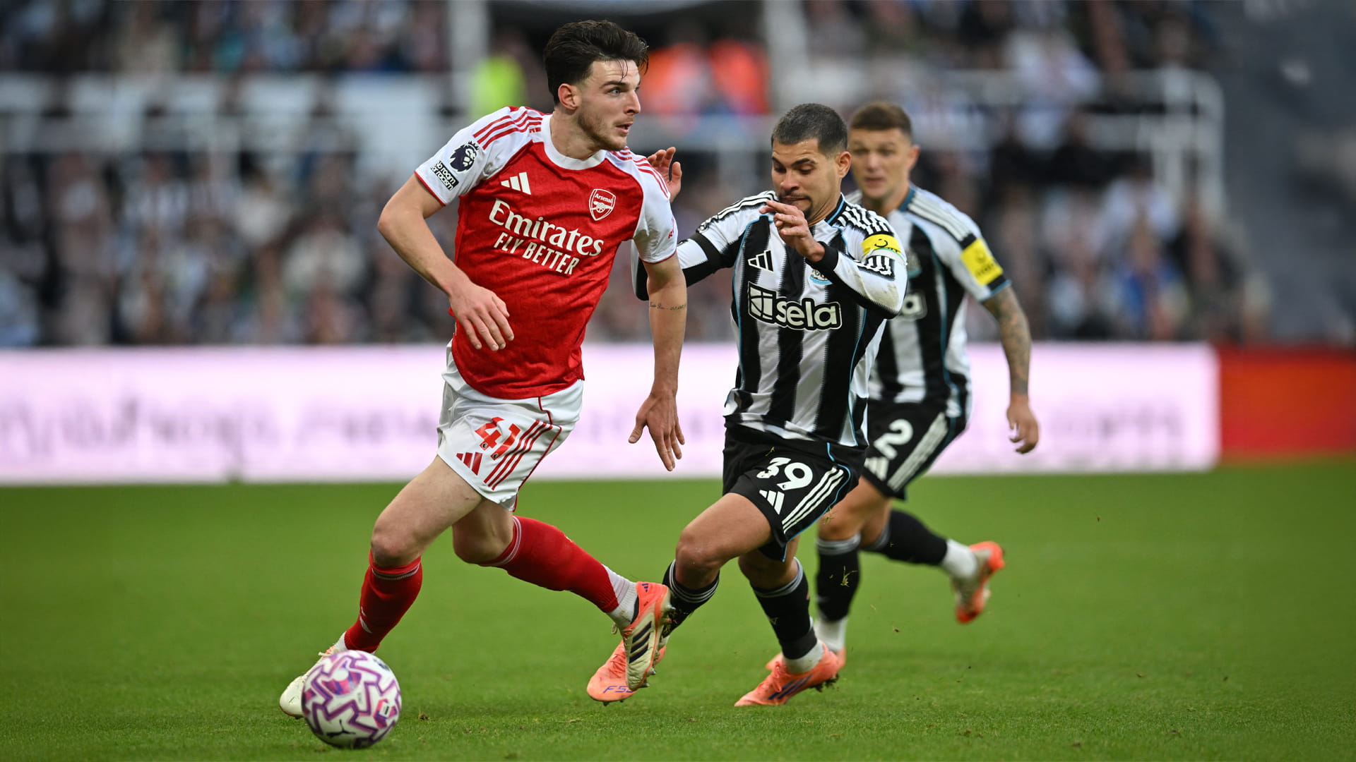 أرسنال ينجو من السقوط أمام نيوكاسل في الدوري الإنجليزي