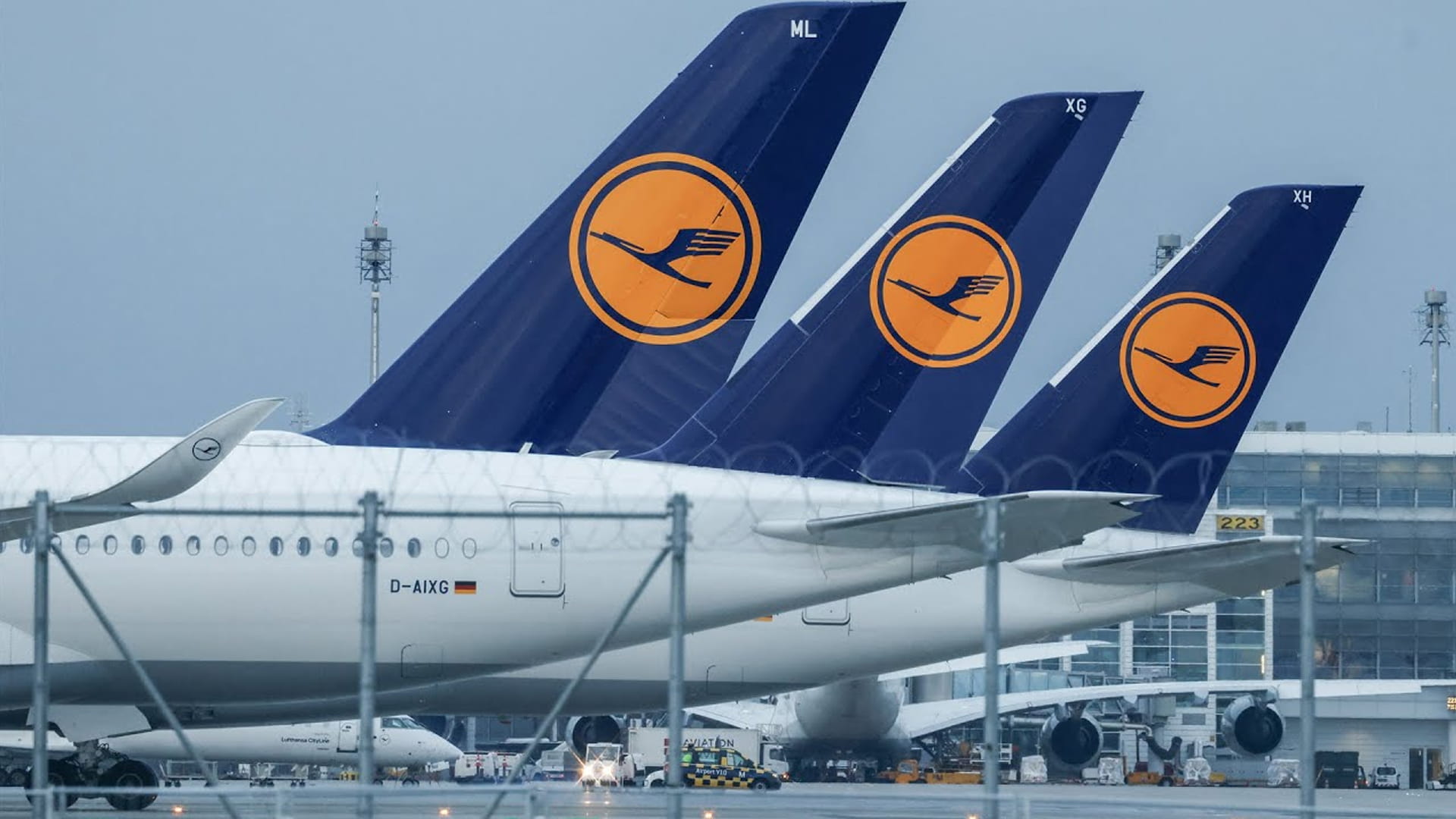Lufthansa to cut 4,000 jobs by 2030 amid economic struggles 