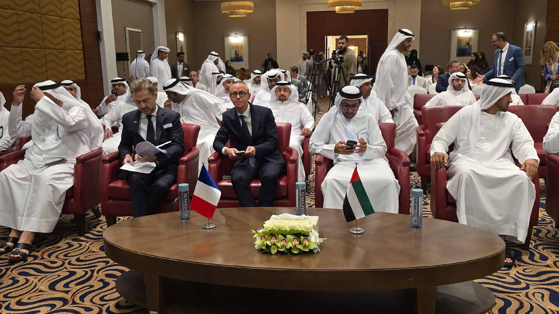 الشارقة وفرنسا تعززان الشراكة الاقتصادية عبر ملتقى استثماري مشترك 