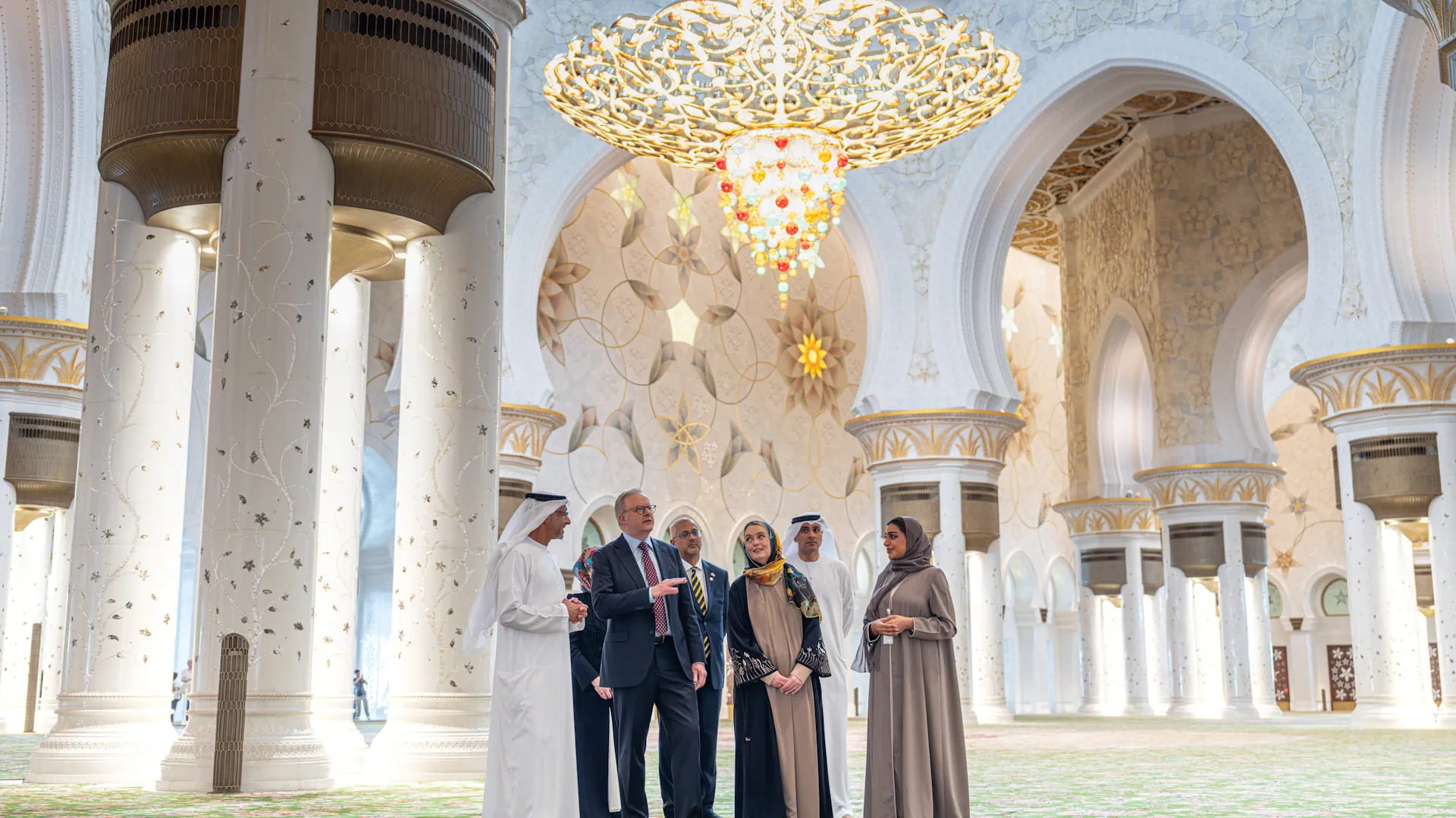 Australian Prime Minister visits Sheikh Zayed Grand Mosque 
