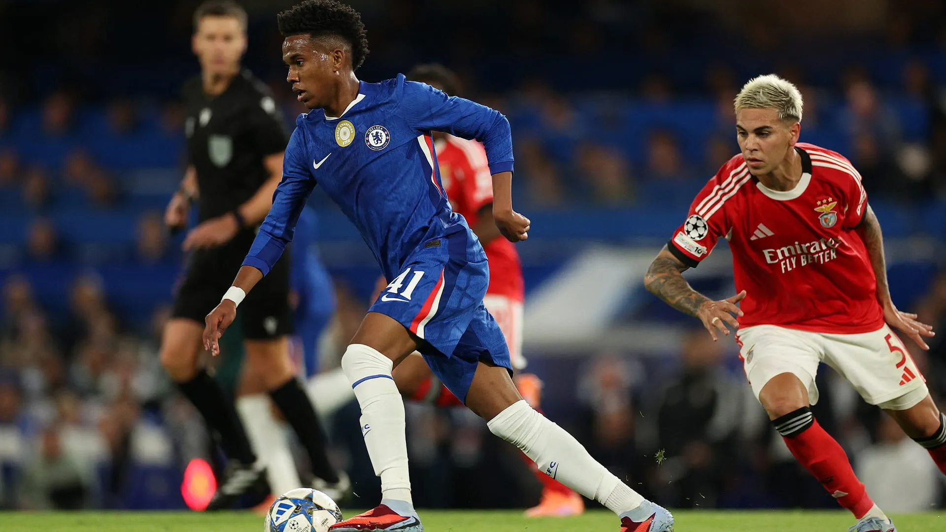 Chelsea defeats Benfica in Champions League round 2
