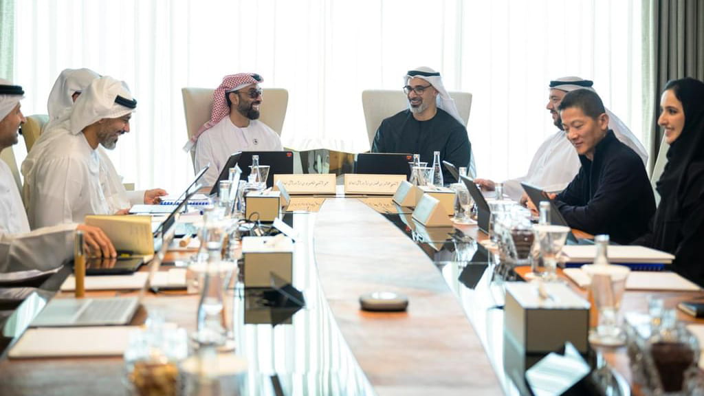 صورة بعنوان: طحنون بن زايد يترأس اجتماع مجلس الذكاء الاصطناعي والتكنولوجيا 