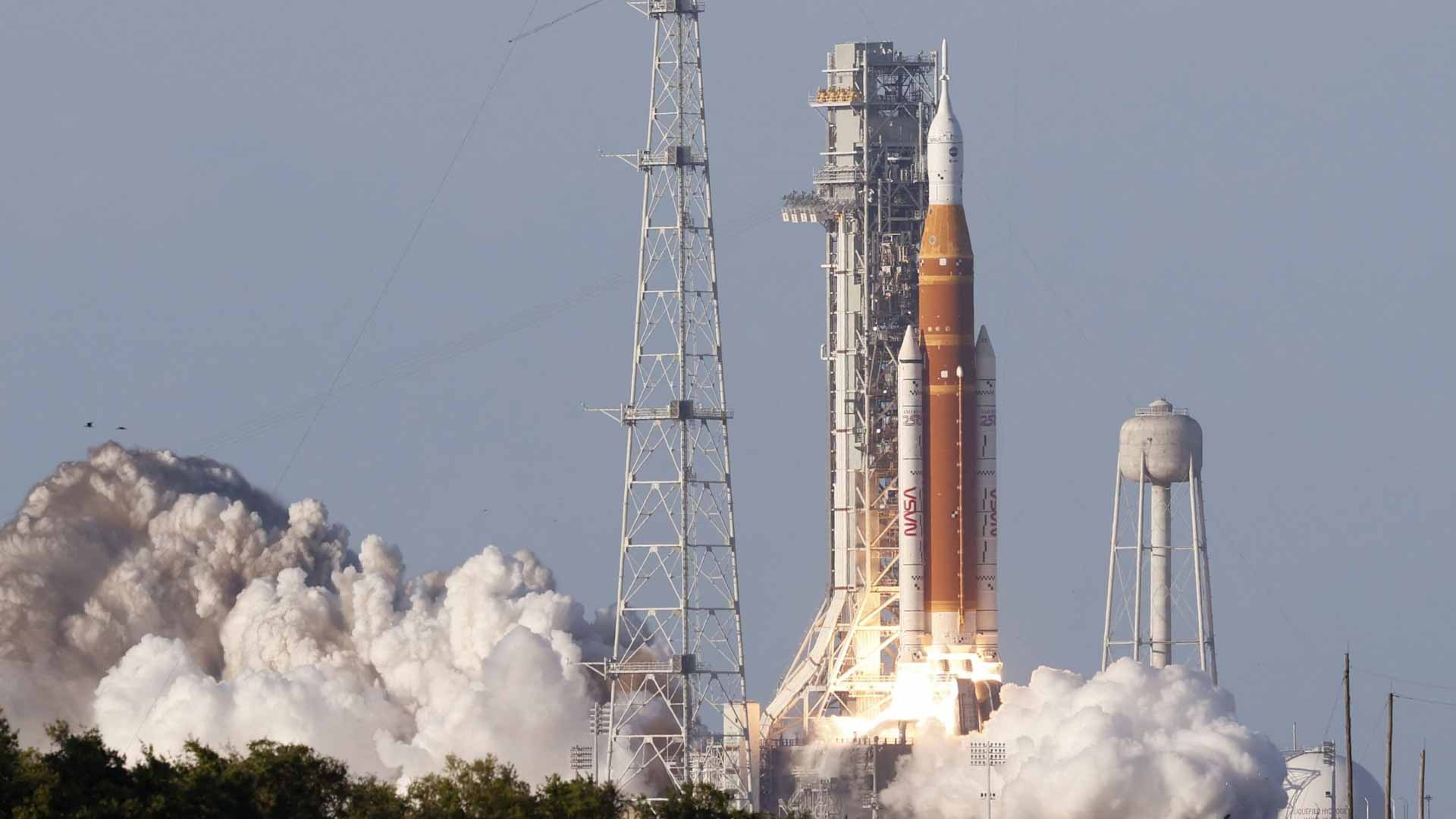 لأول مرة بعد توقف دام نصف قرن.. 4 رواد فضاء ينطلقون نحو القمر 