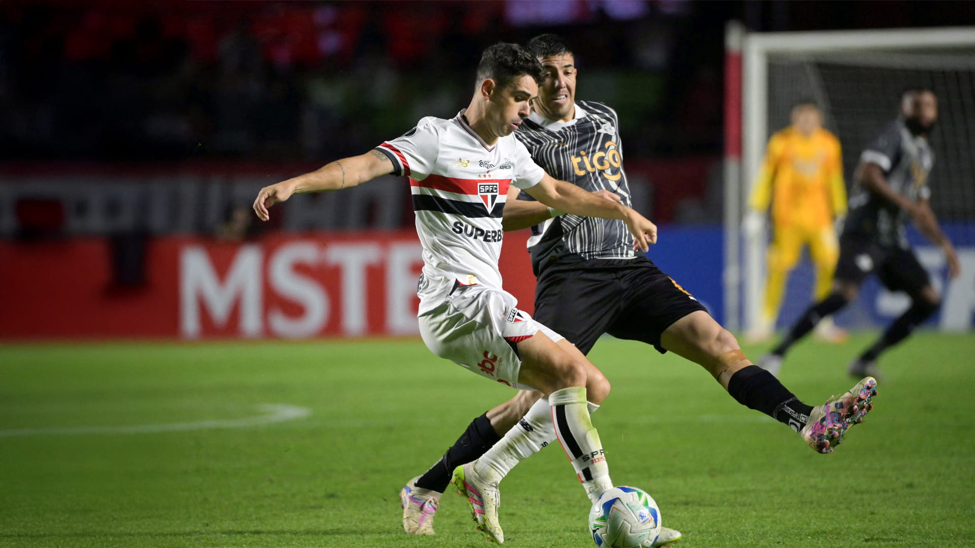 Brazilian star Oscar hangs up his boots