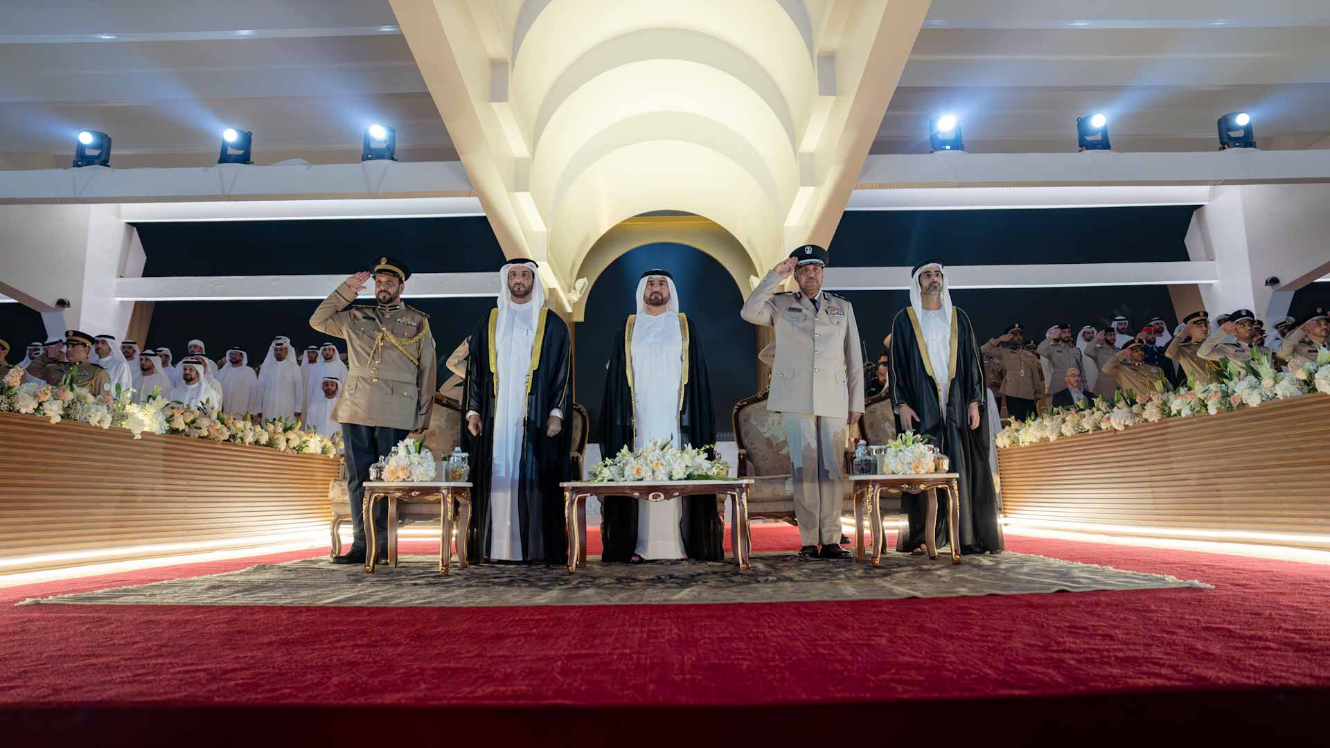 عبد الله بن سالم يشهد تخريج الطلبة الضباط بأكاديمية العلوم الشرطية