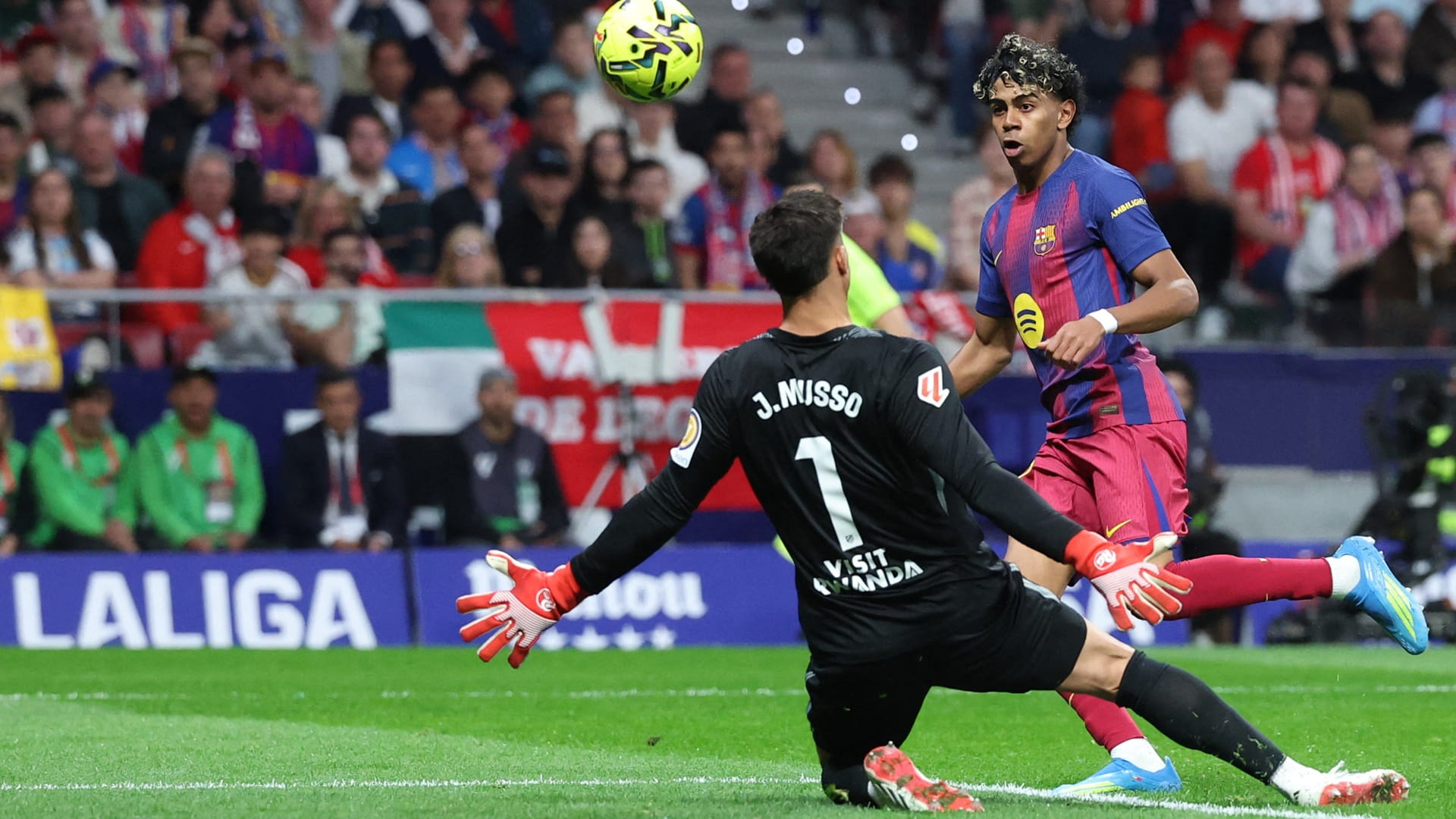 صورة بعنوان: برشلونة يقبض بقوة على صدارة الدوري الإسباني 