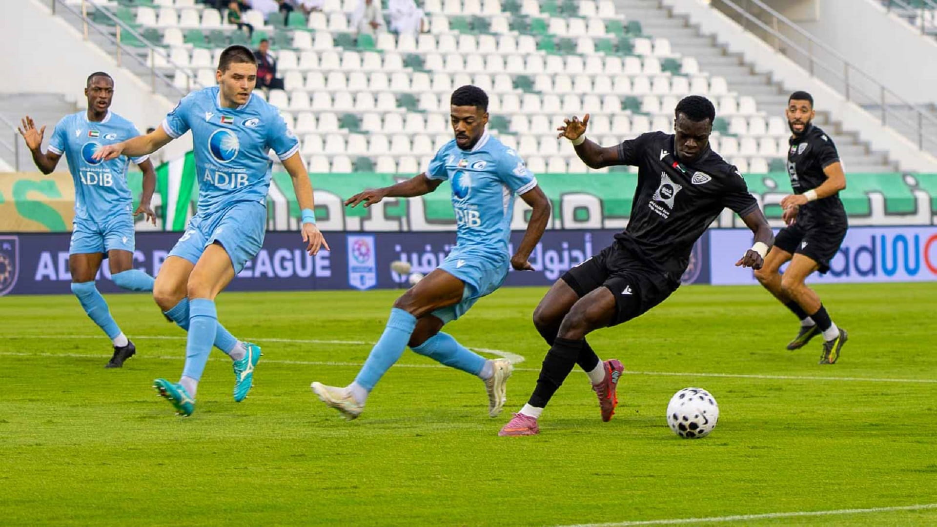 خورفكان يفوز على بني ياس 2-1 في دوري أدنوك للمحترفين