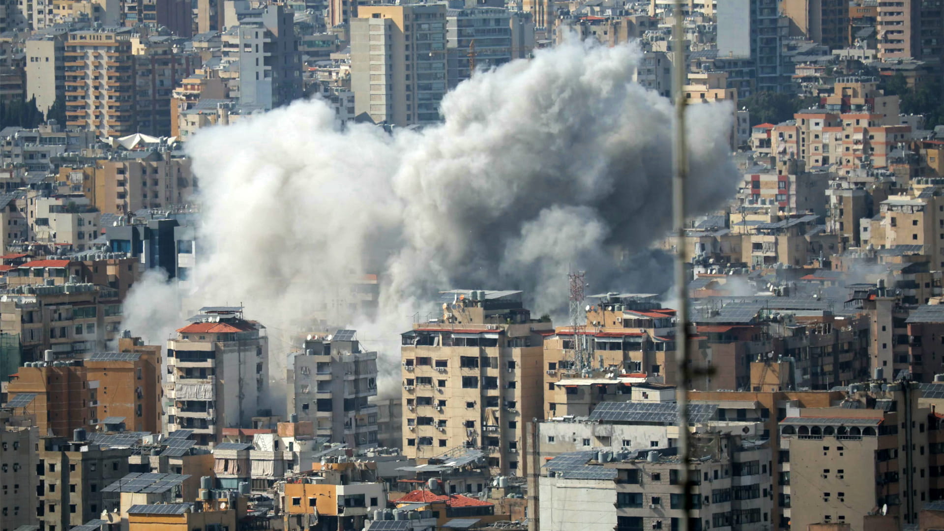 الجيش الإسرائيلي: بدأنا ضرب مواقع لحزب الله في منطقة بيروت