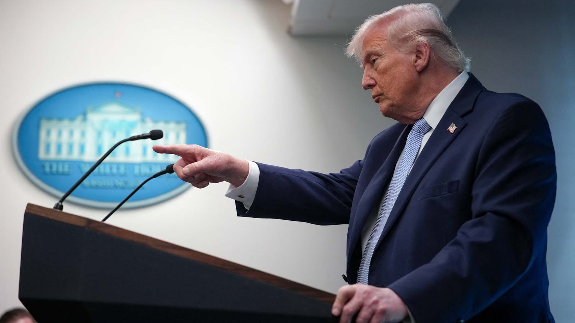 Trump threatens Iran bridges, power plants destruction in 4 hours