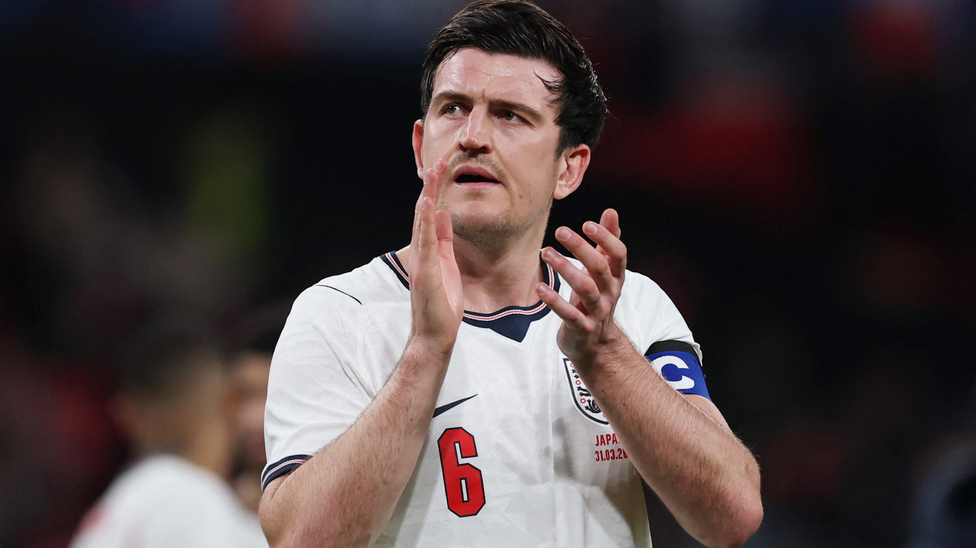 مانشستر يونايتد يمدد عقد مدافعه الإنجليزي ماغواير